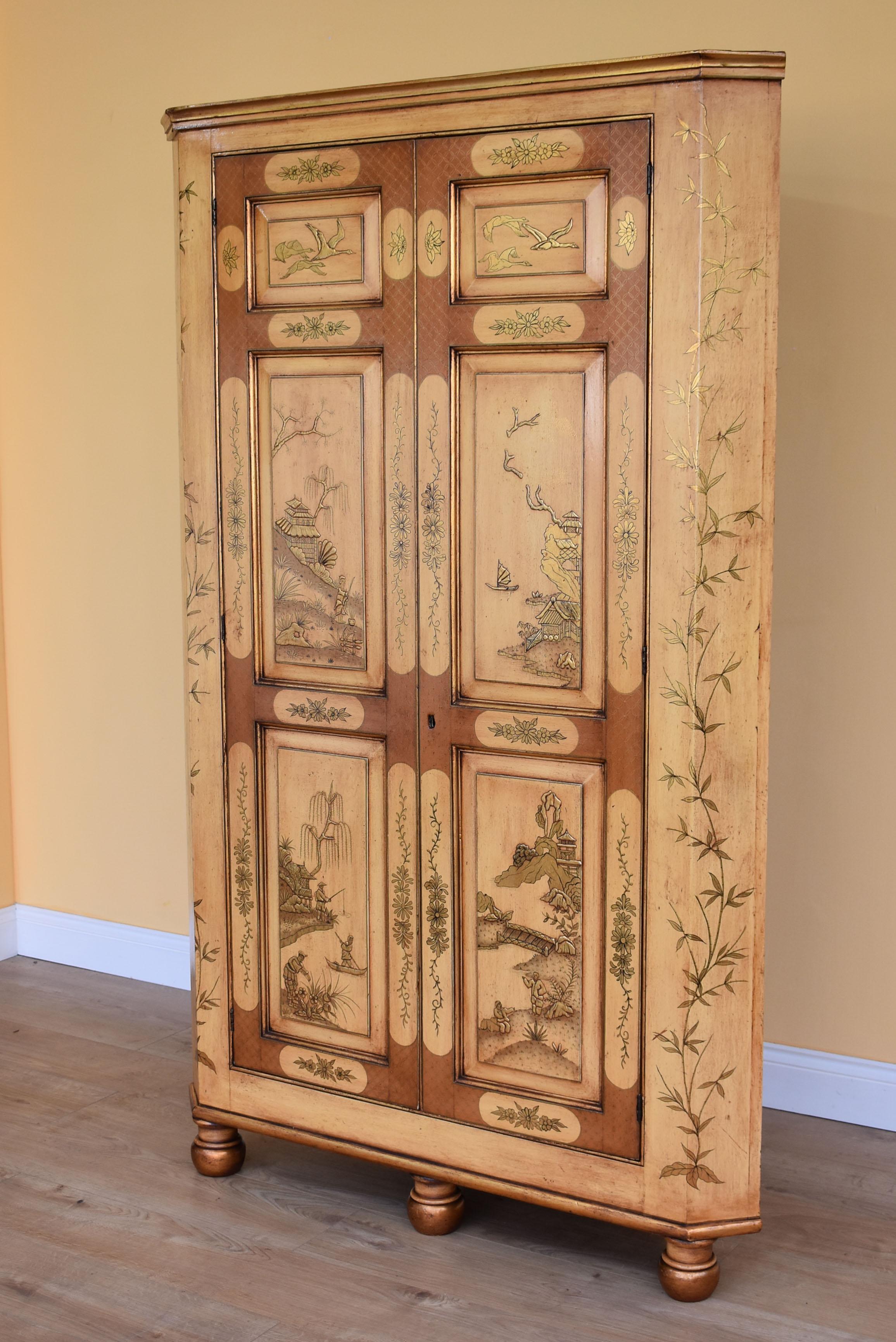 George III 18th Century Chinoiserie Corner Cupboard For Sale