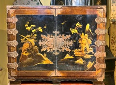 18th Century Chinoiserie Lacquer Cabinet