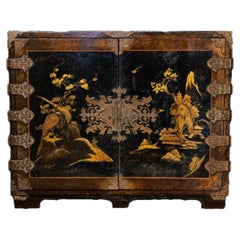 18th Century Chinoiserie Lacquer Cabinet