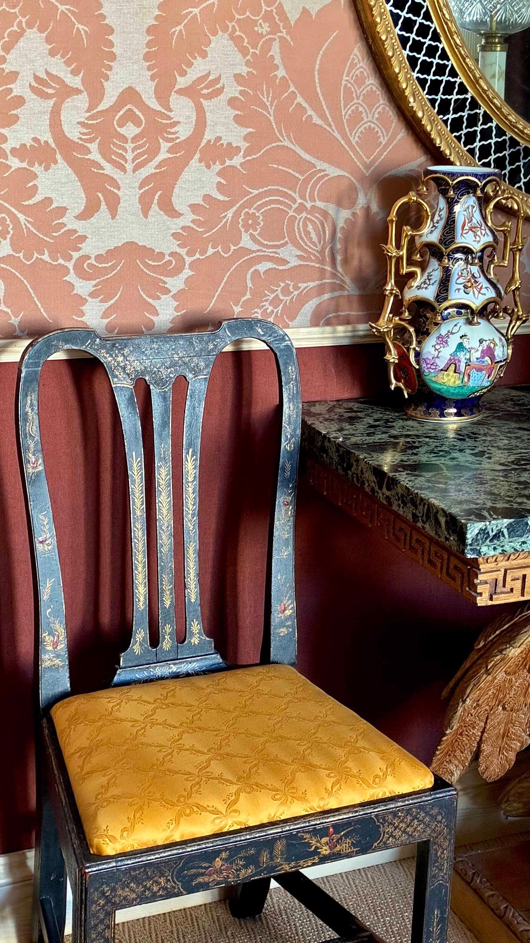 18th Century Chinoiserie Painted Chairs For Sale 1