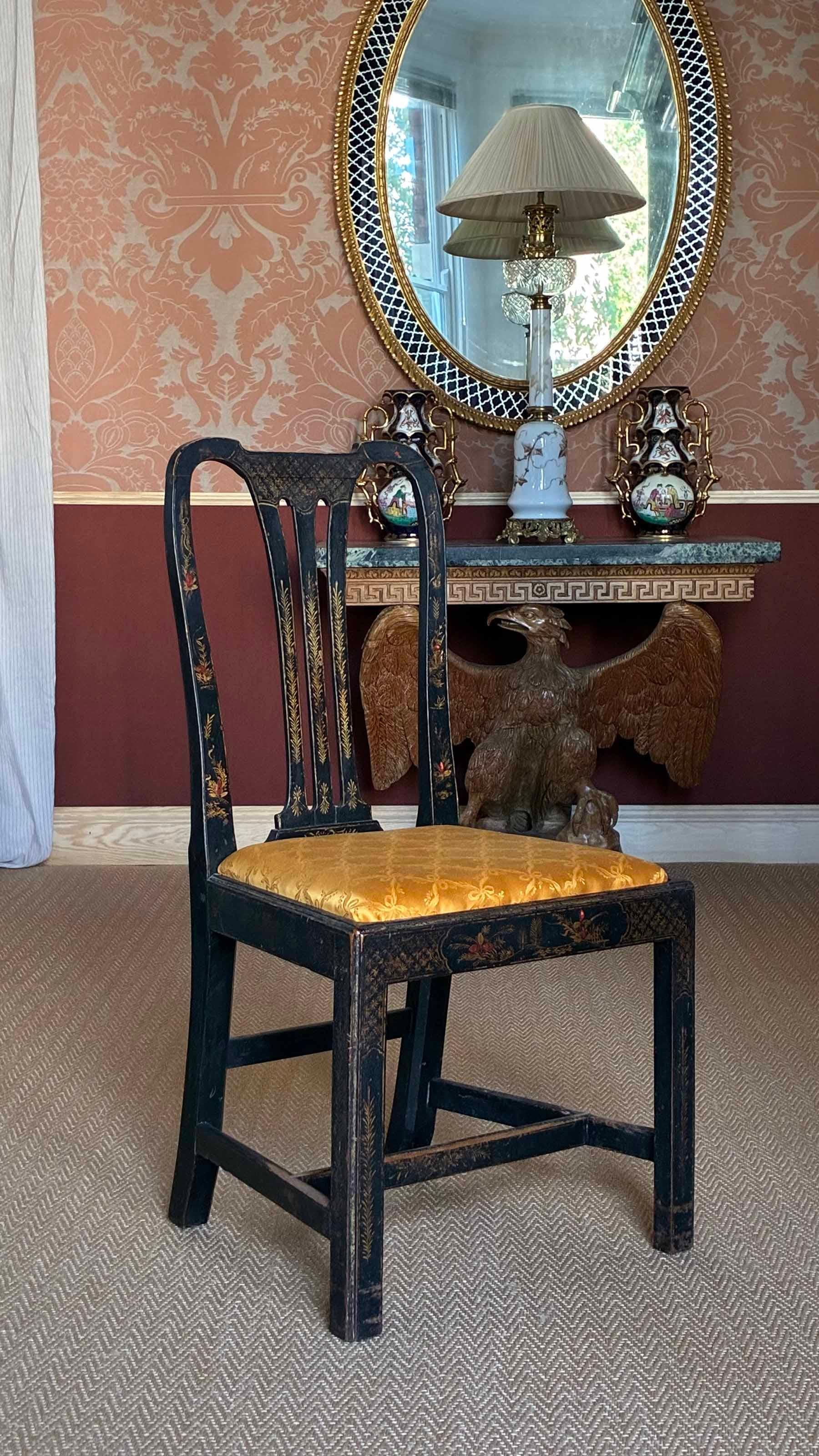 18th Century Chinoiserie Painted Chairs For Sale 3