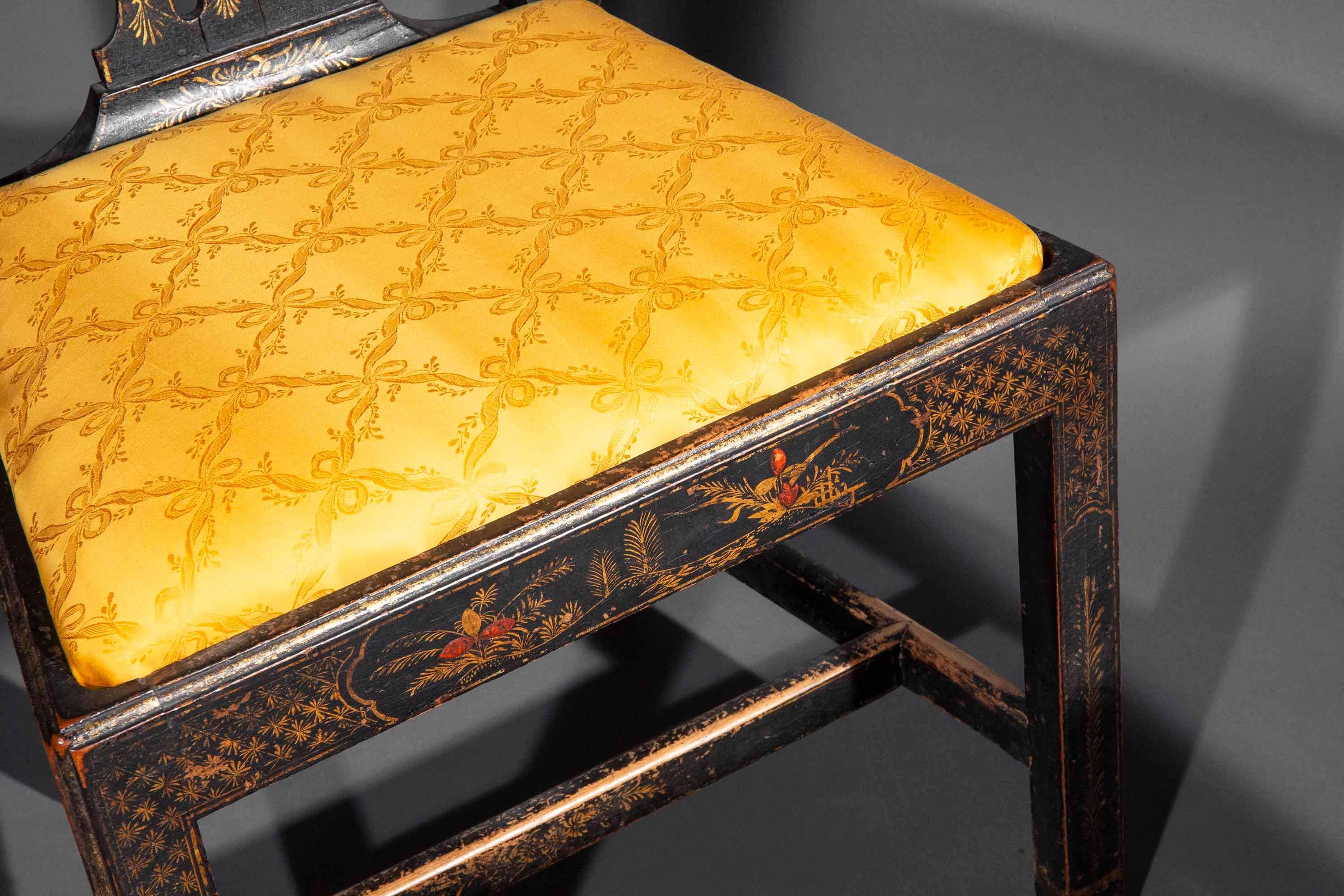 18th Century Chinoiserie Painted Chairs For Sale 4