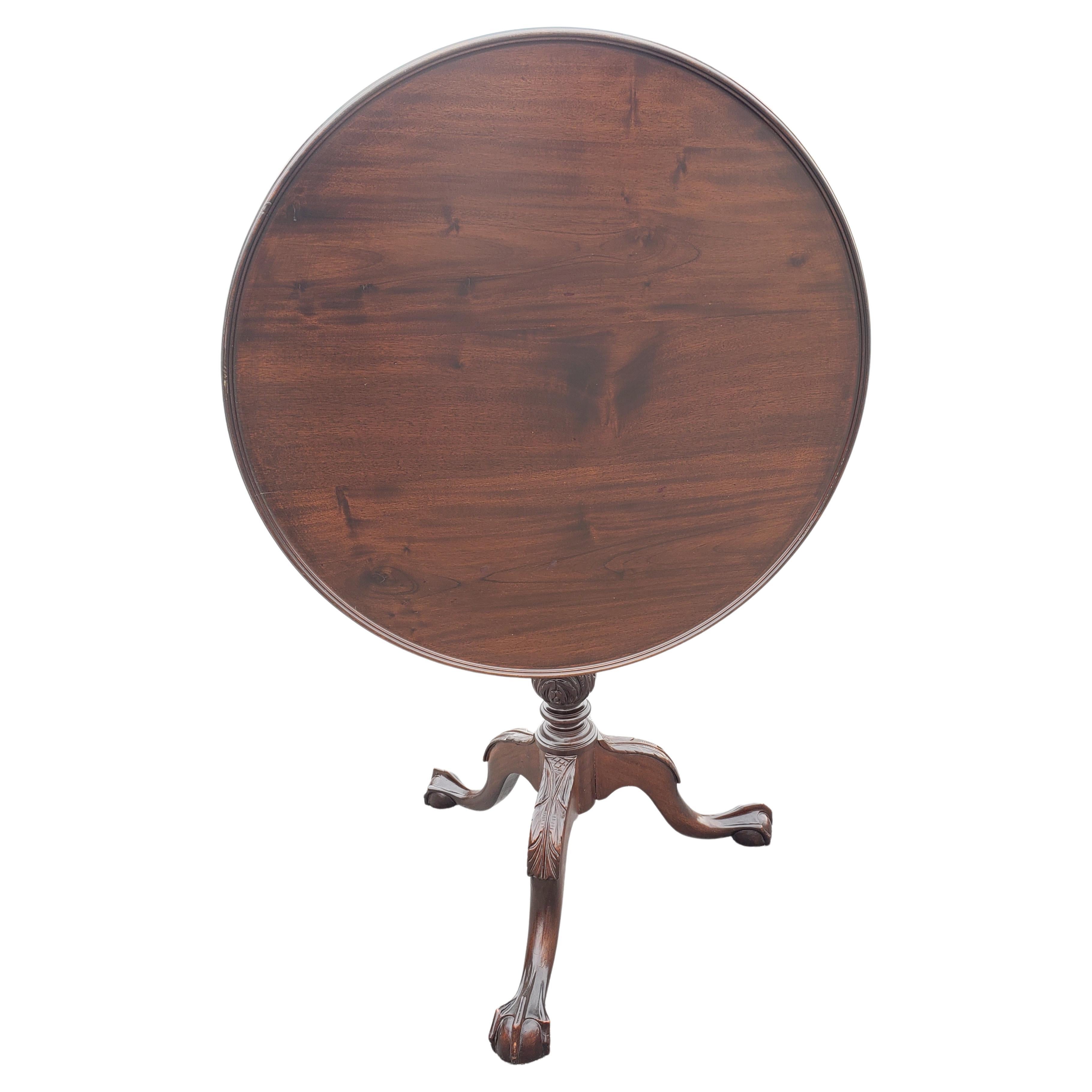Mesa de té basculante de caoba Chippendale del siglo XVIII en Bueno estado para la venta en Germantown, MD