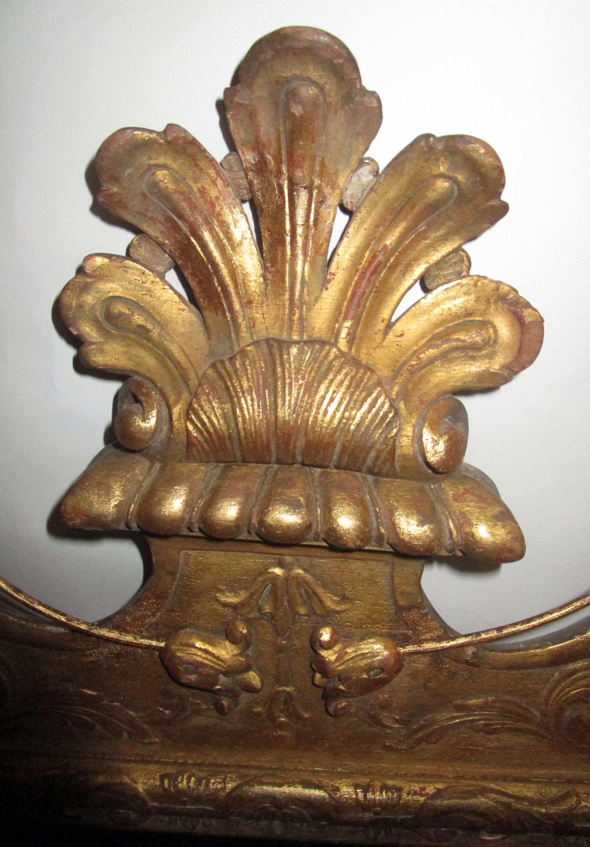 Georgien Miroir géorgien en bois doré du 18ème siècle de style Chippendale avec double phénix sculpté en vente