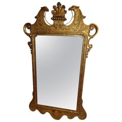 Miroir géorgien en bois doré du 18ème siècle de style Chippendale avec double phénix sculpté