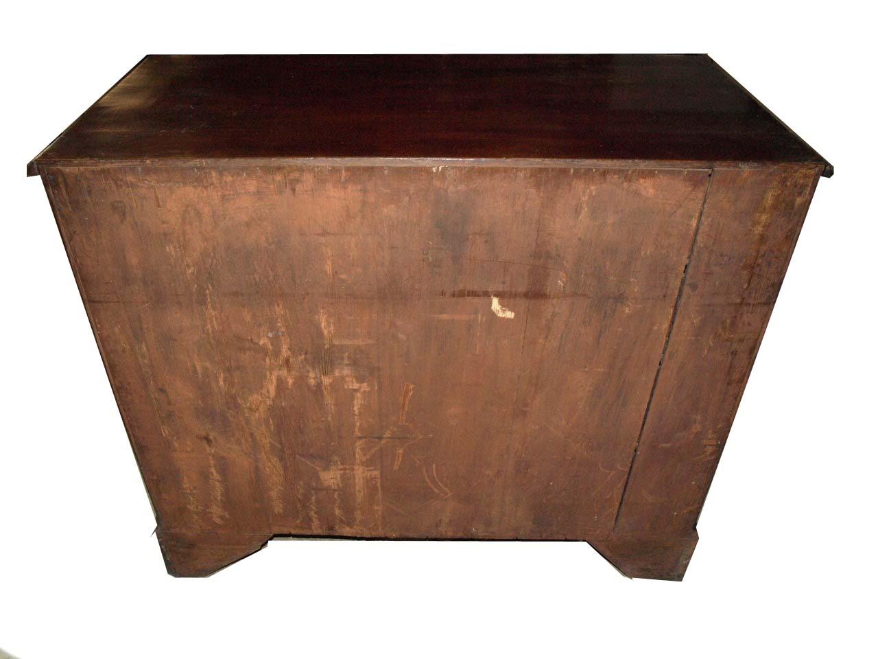 18th Century Chippendale Chest of Drawers For Sale 5