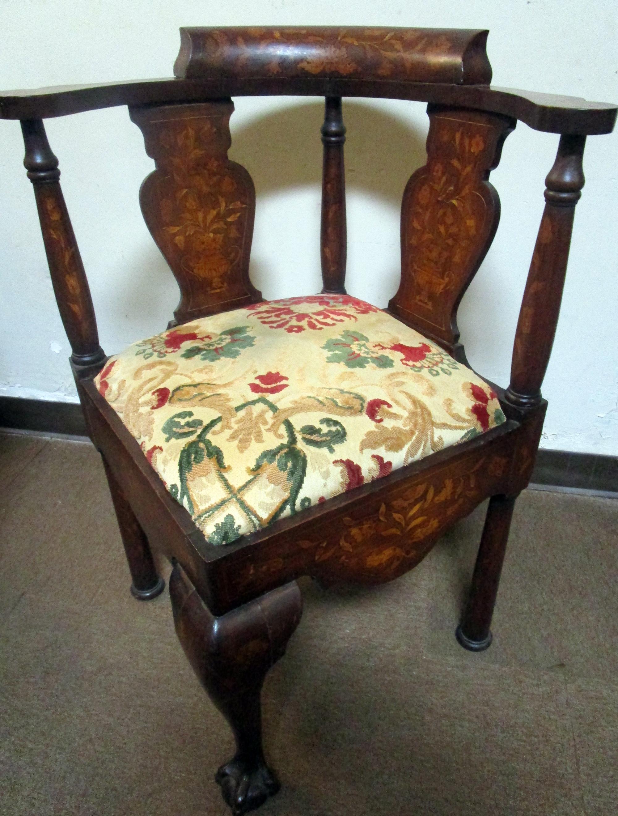 18th Century Chippendale Corner Chair with Marquetry Inlay For Sale 1