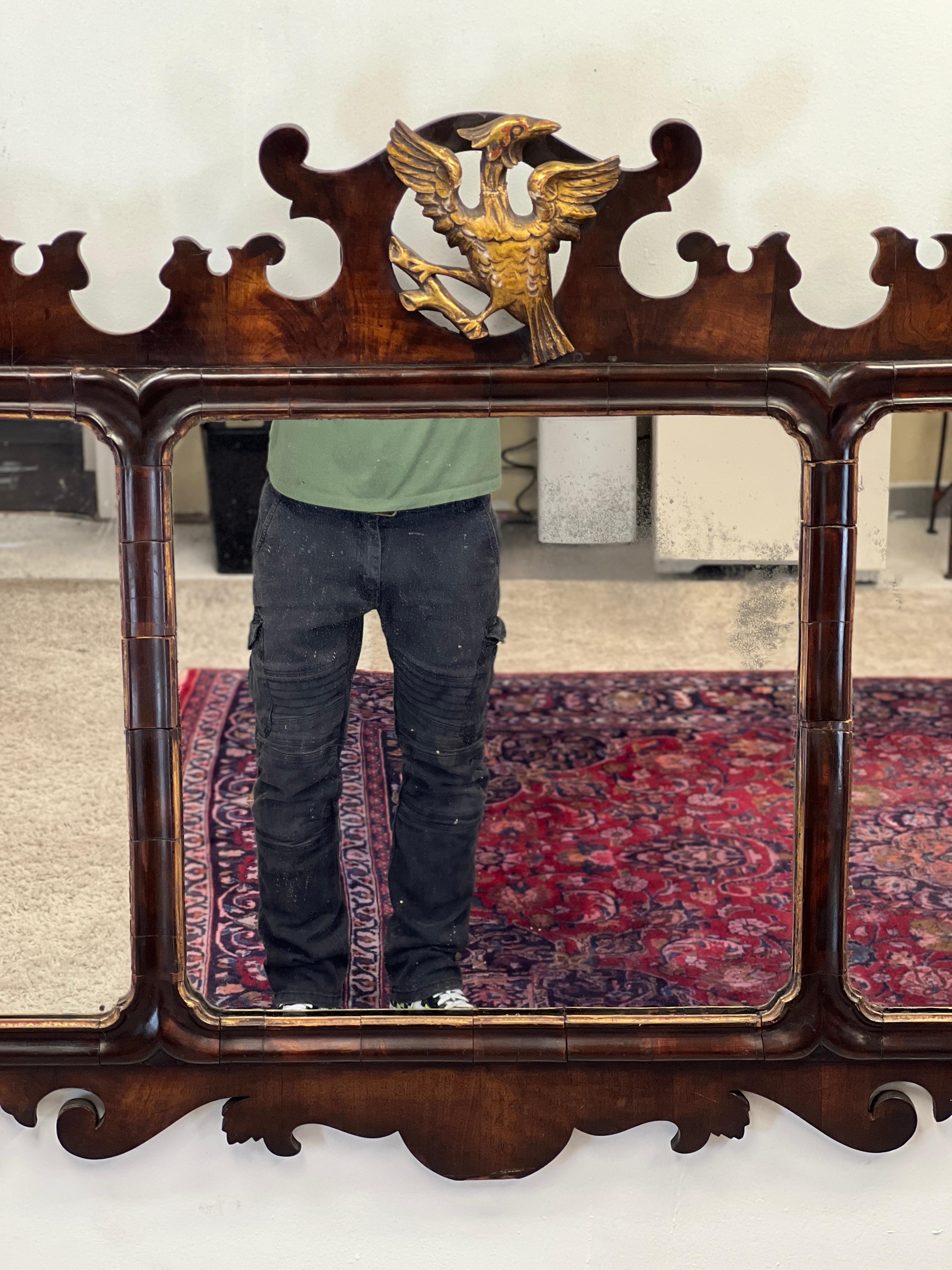 Miroir de cheminée anglais du 18ème siècle de style Chippendale appartenant à Lord Hillingdon en vente 1