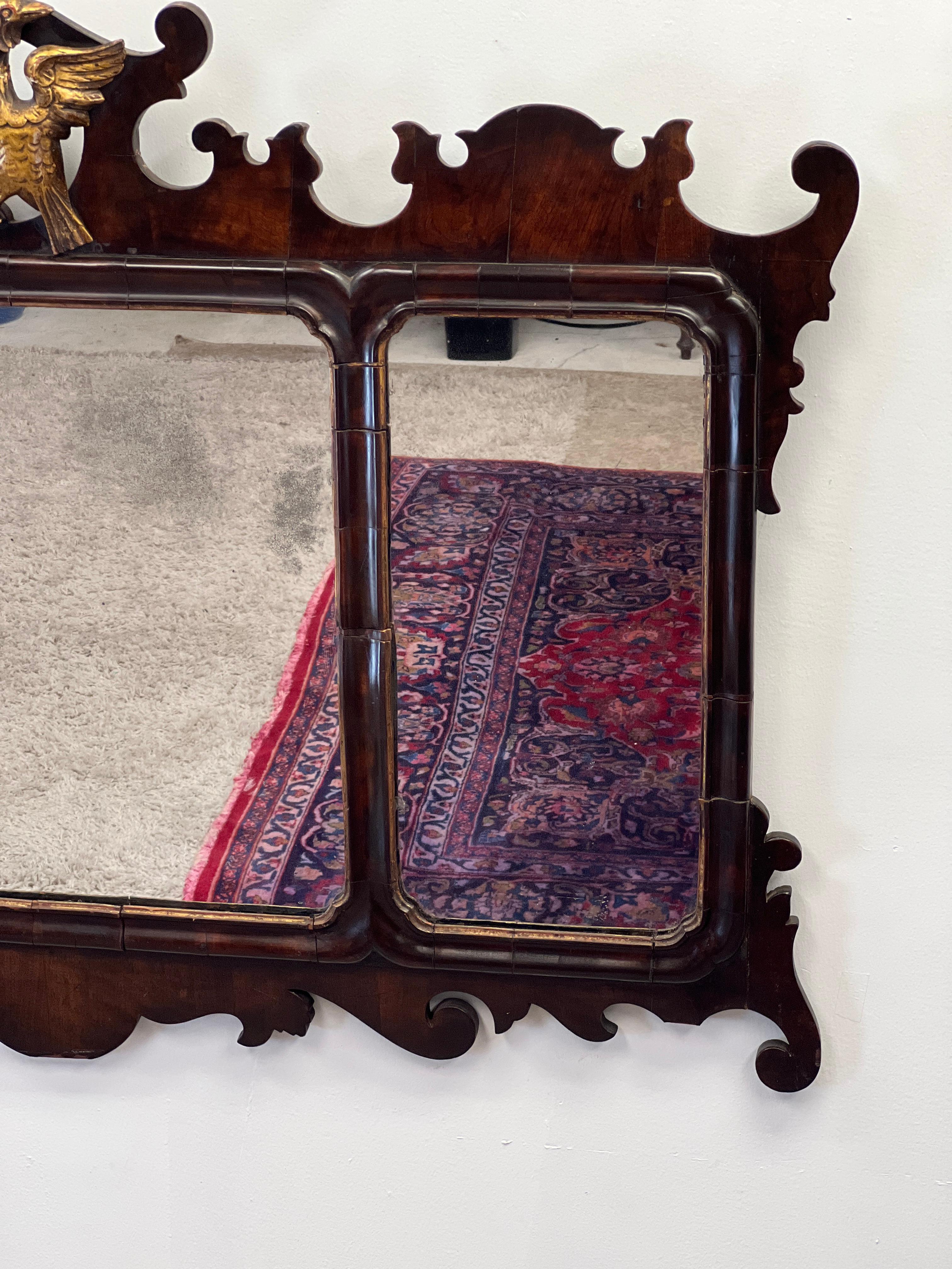 Miroir de cheminée anglais du 18ème siècle de style Chippendale appartenant à Lord Hillingdon en vente 2