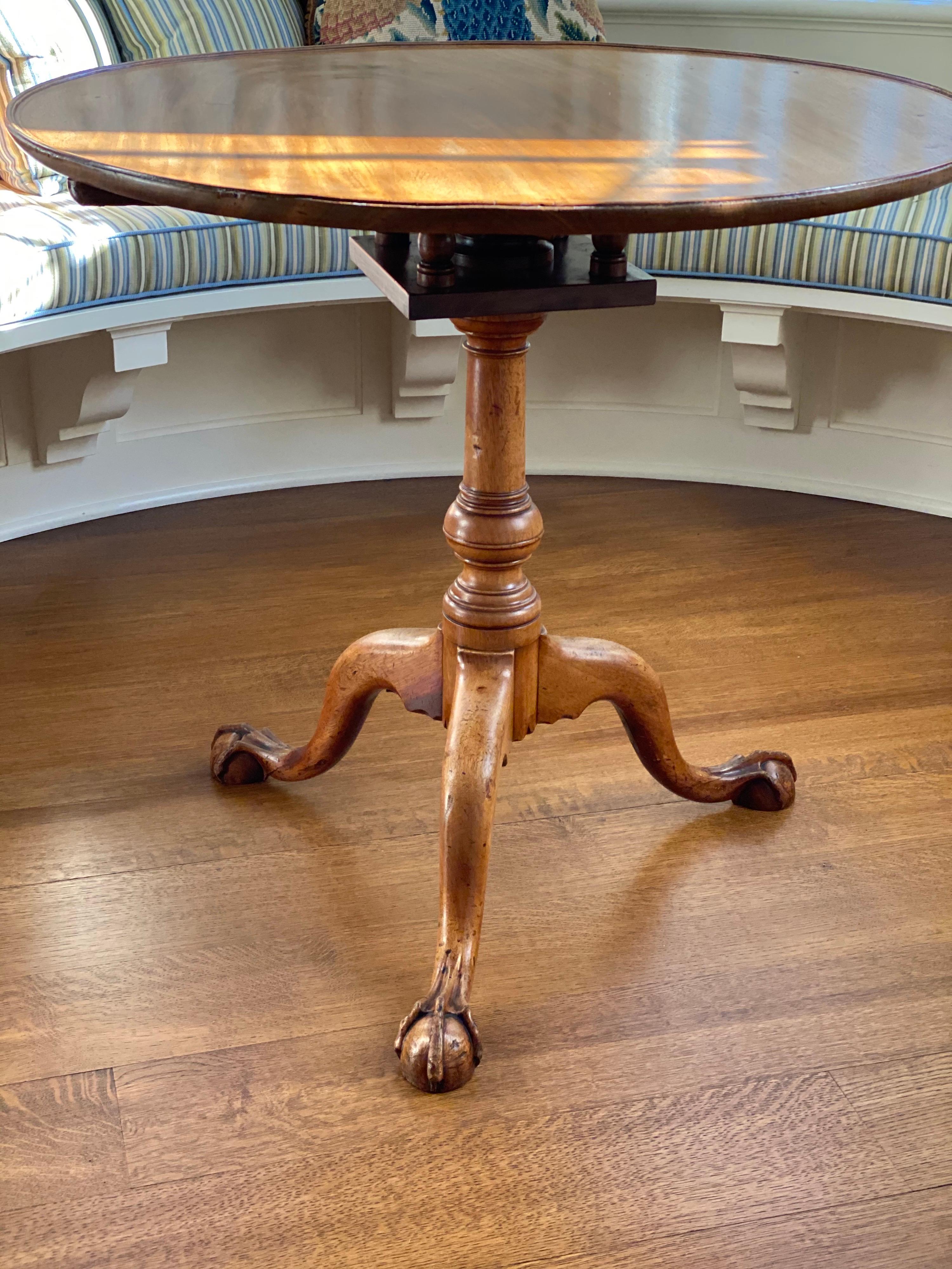 18th Century Chippendale Figured Mahogany Dished Tilt-Top Tea Table, circa 1765 7