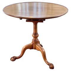 Antique 18th Century Chippendale Figured Mahogany Dished Tilt-Top Tea Table, circa 1765