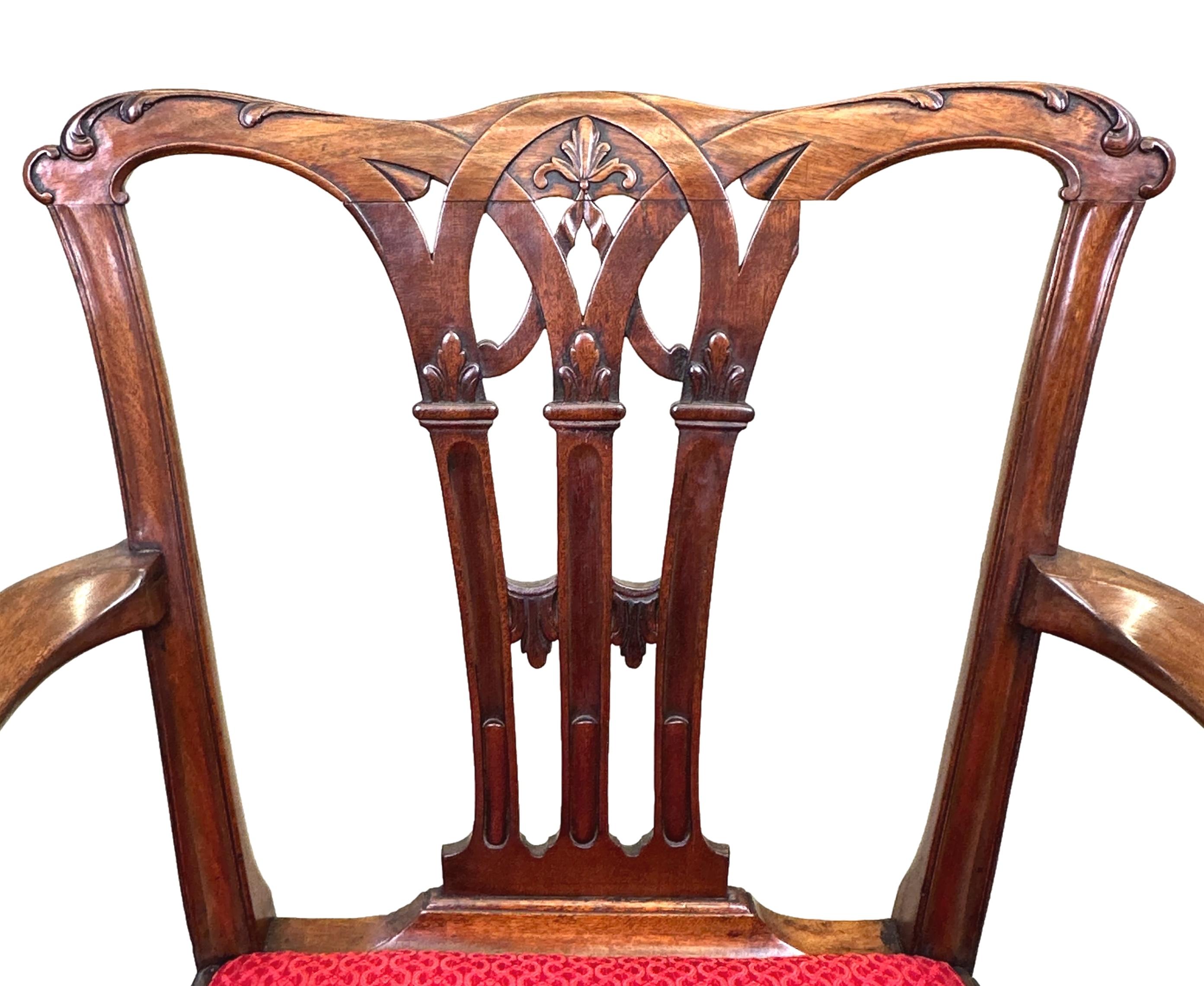 English 18th Century Chippendale Mahogany Armchair For Sale