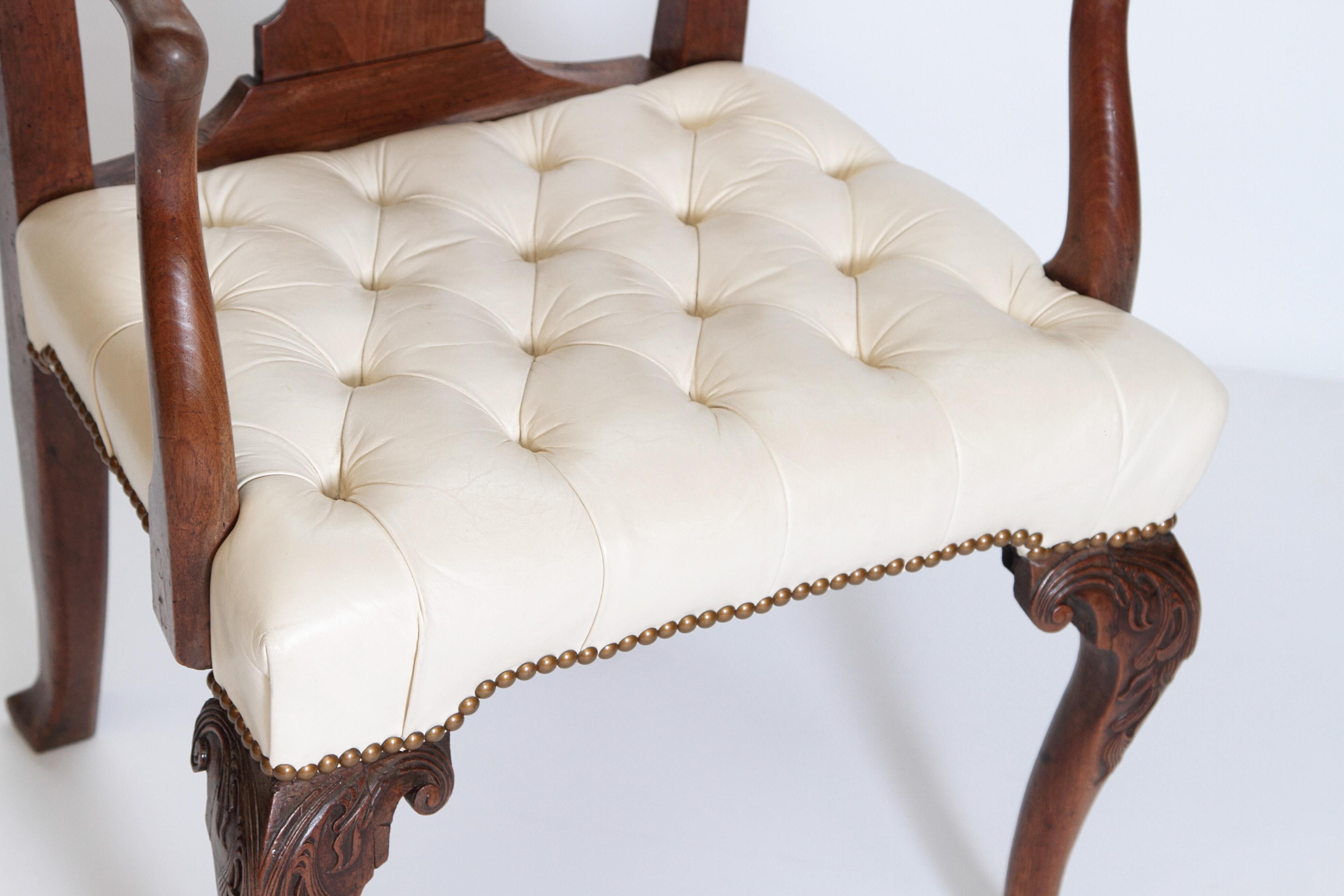 18th Century Chippendale Mahogany Armchair For Sale 1