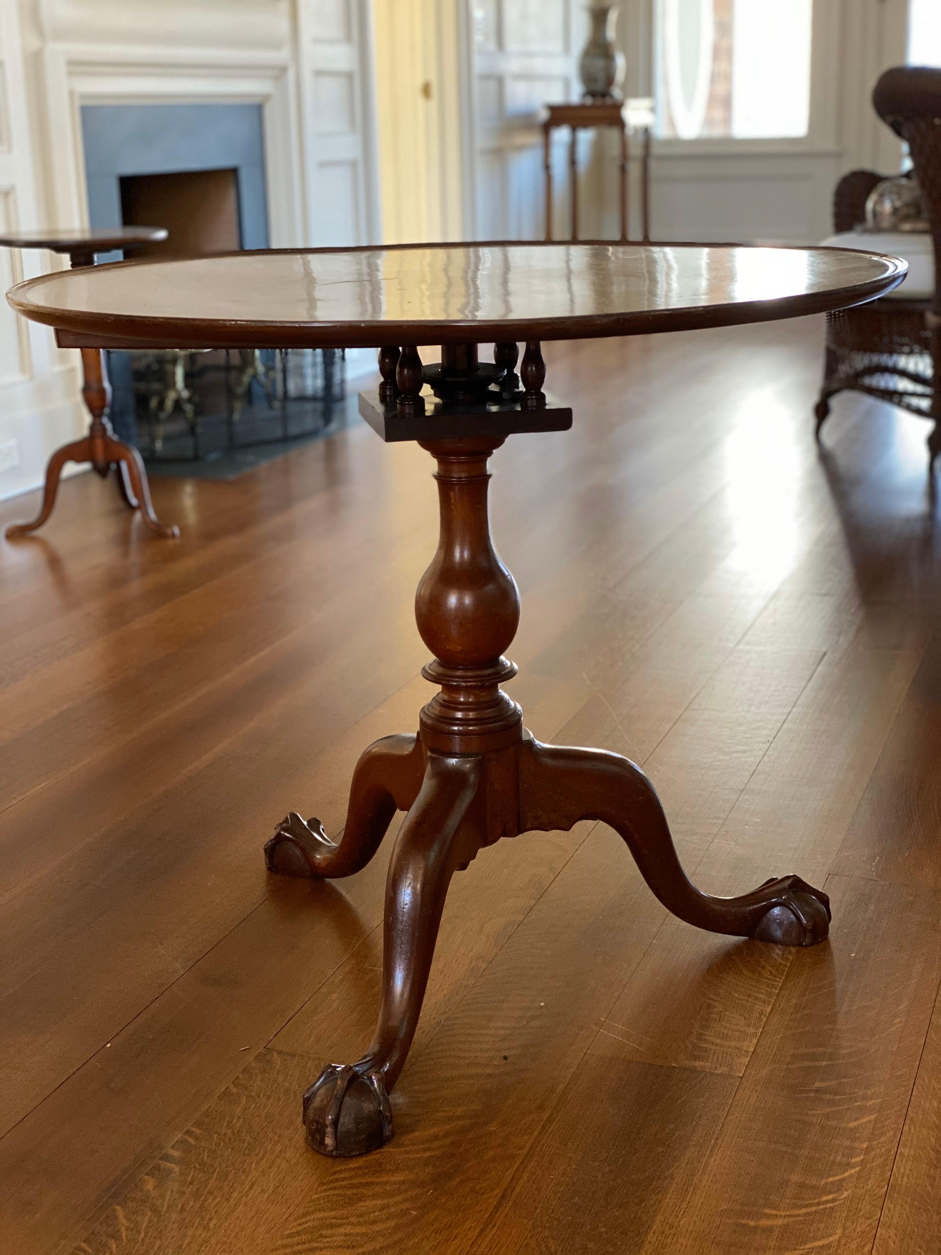 18th Century Chippendale Mahogany Dished Tilt-Top Tea Table, circa 1775 For Sale 7