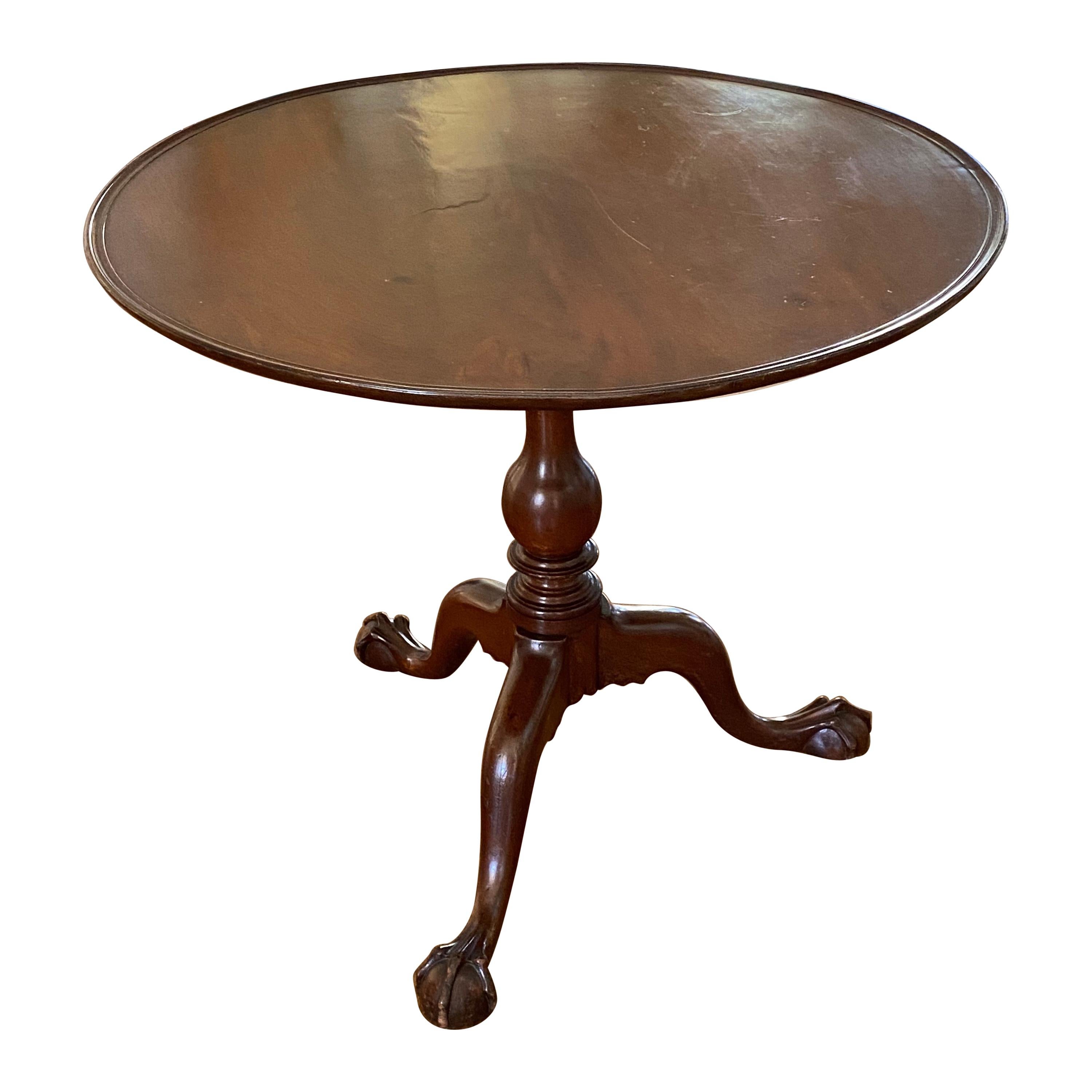 18th Century Chippendale Mahogany Dished Tilt-Top Tea Table, circa 1775 For Sale