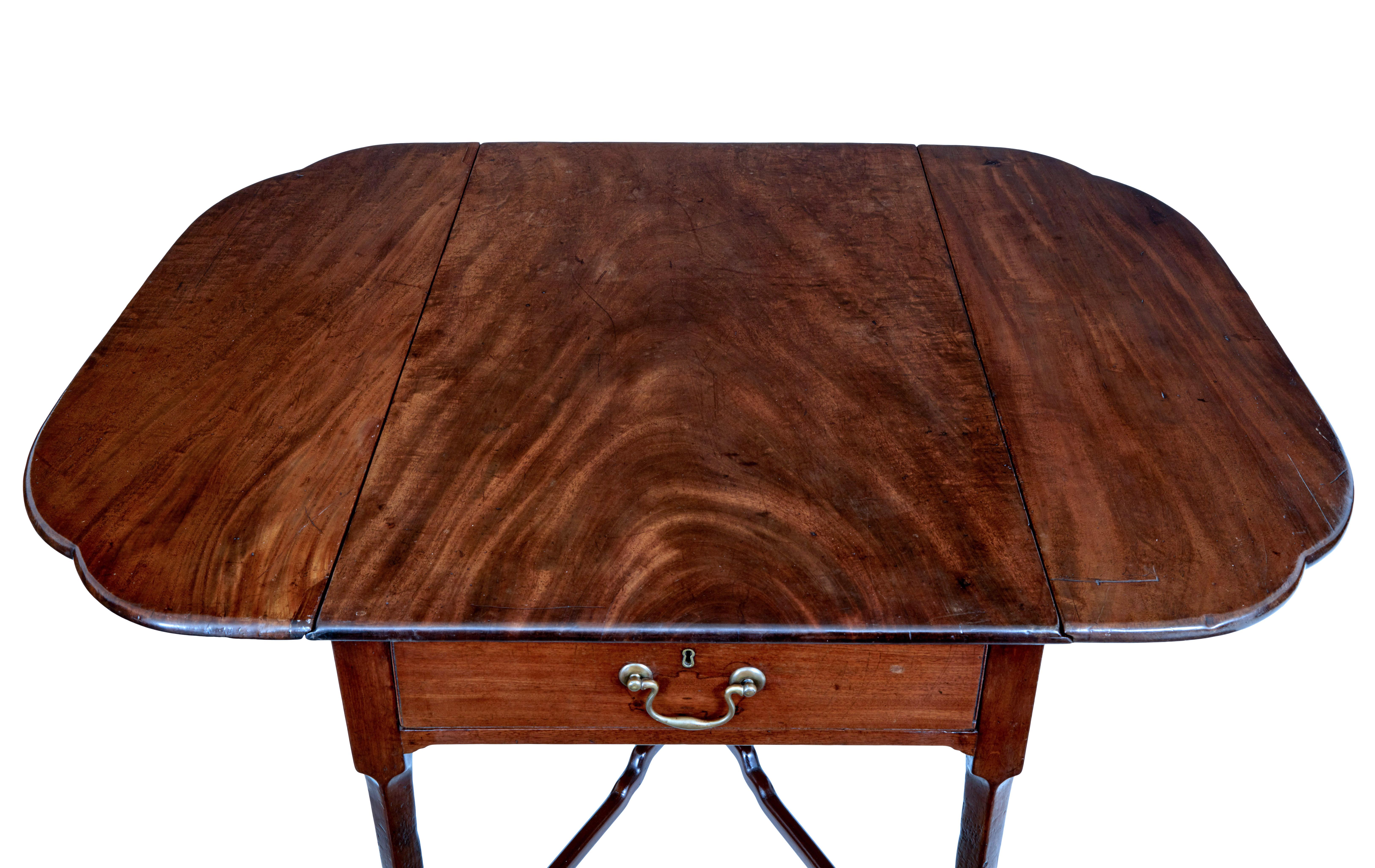 18th Century chippendale mahogany pembroke table In Good Condition For Sale In Debenham, Suffolk