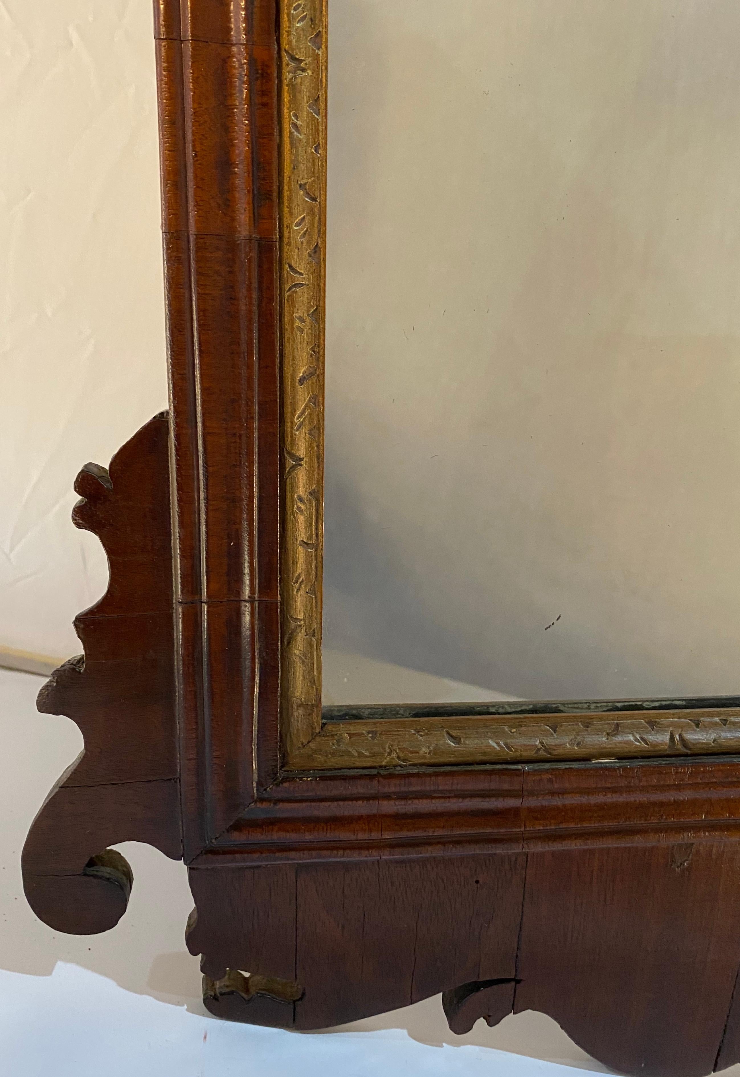 18th Century Chippendale Mahogany Veneered Looking Glass with Gilt Phoenix In Good Condition In Stamford, CT