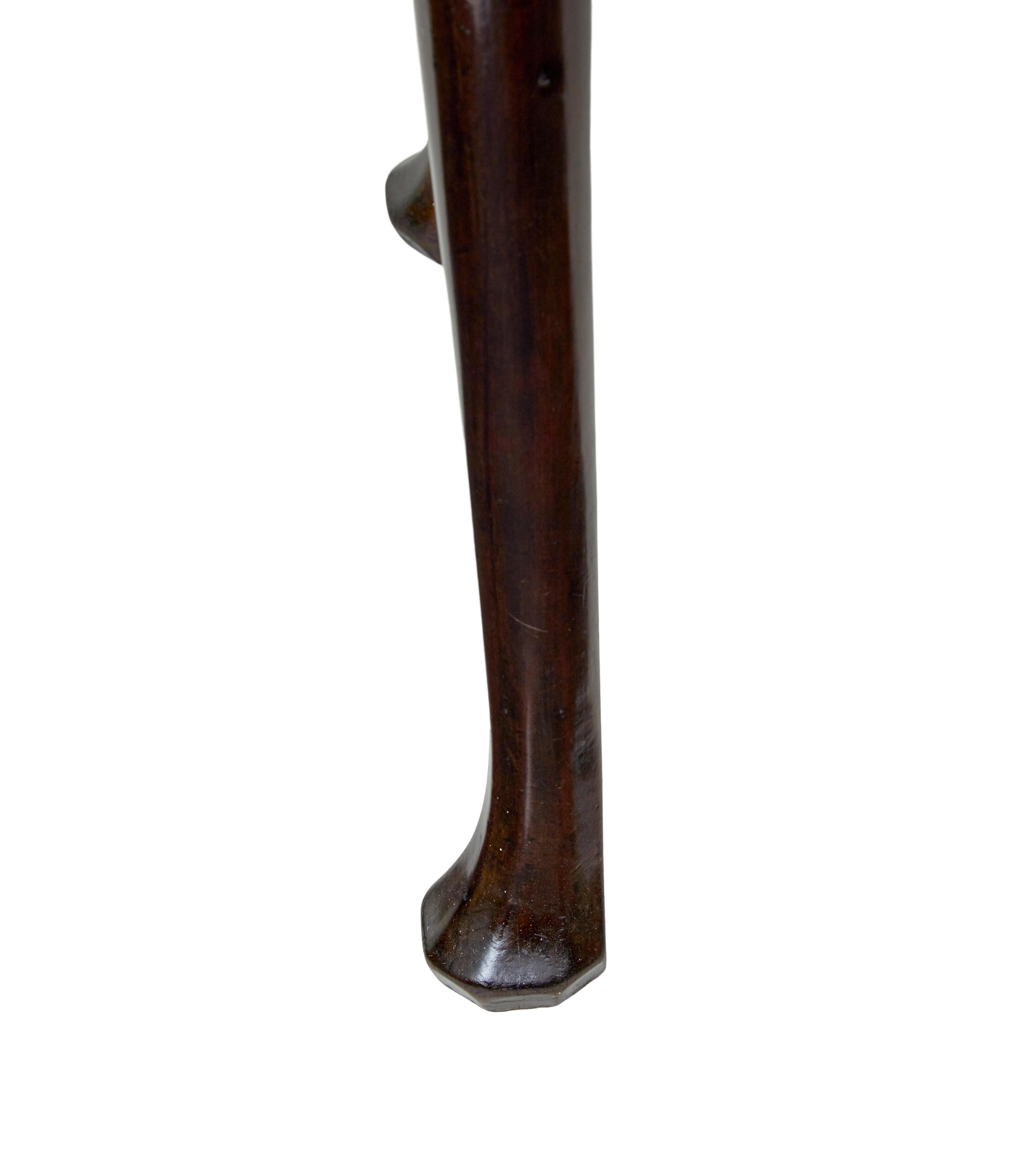 Tavolo da pranzo Chippendale del XVIII secolo con gambe a gomito in vendita 5