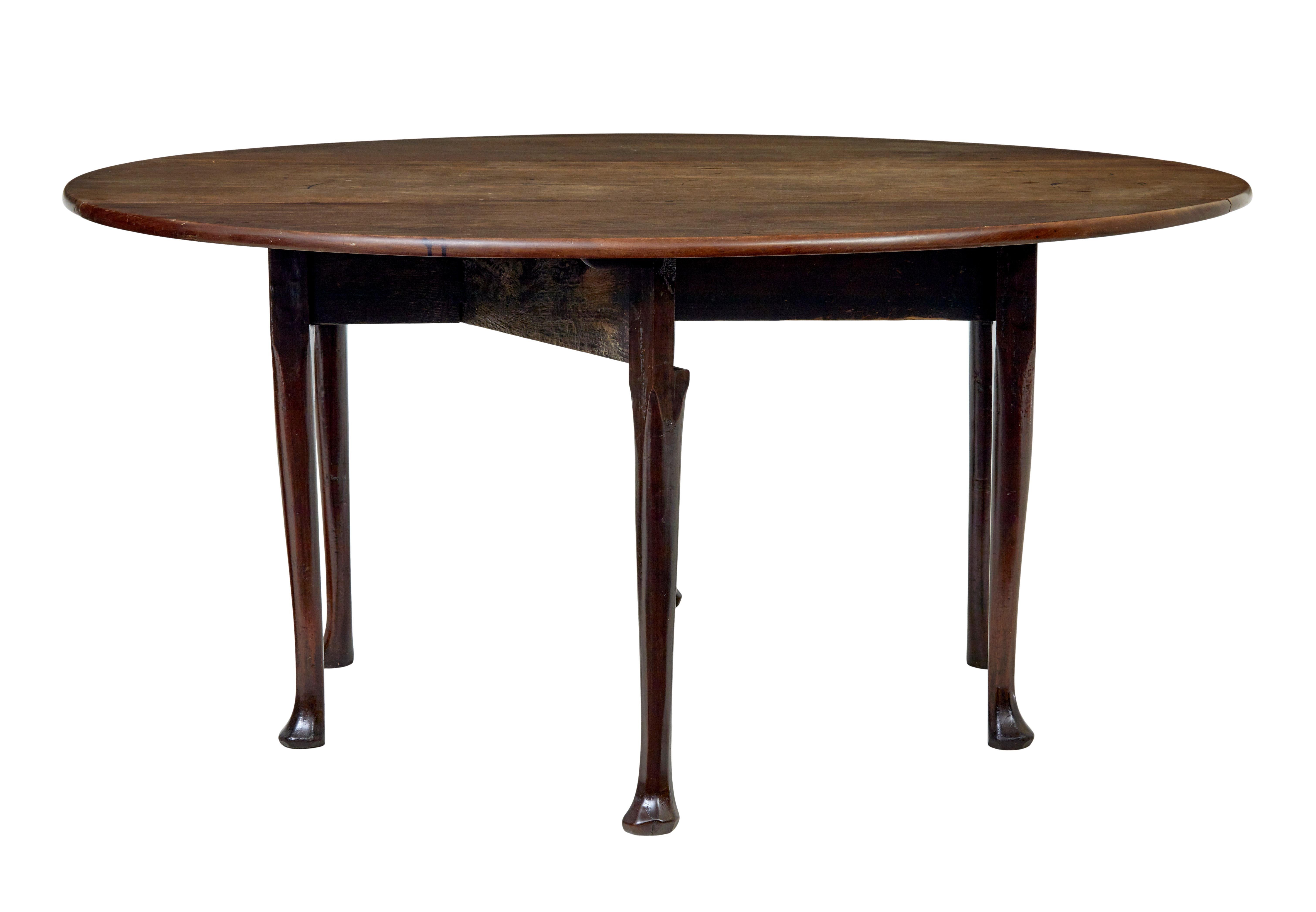 Tavolo da pranzo Chippendale del XVIII secolo con gambe a gomito In condizioni buone in vendita a Debenham, Suffolk