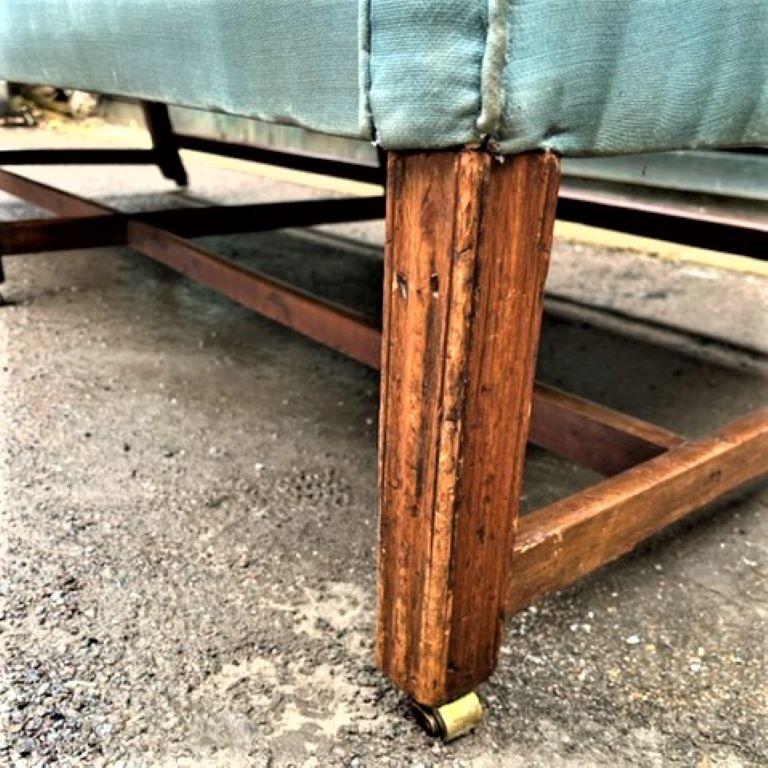 18th Century Chippendale-Period Mahogany Camel Back Sofa In Good Condition In Ross-on-Wye, Herefordshire