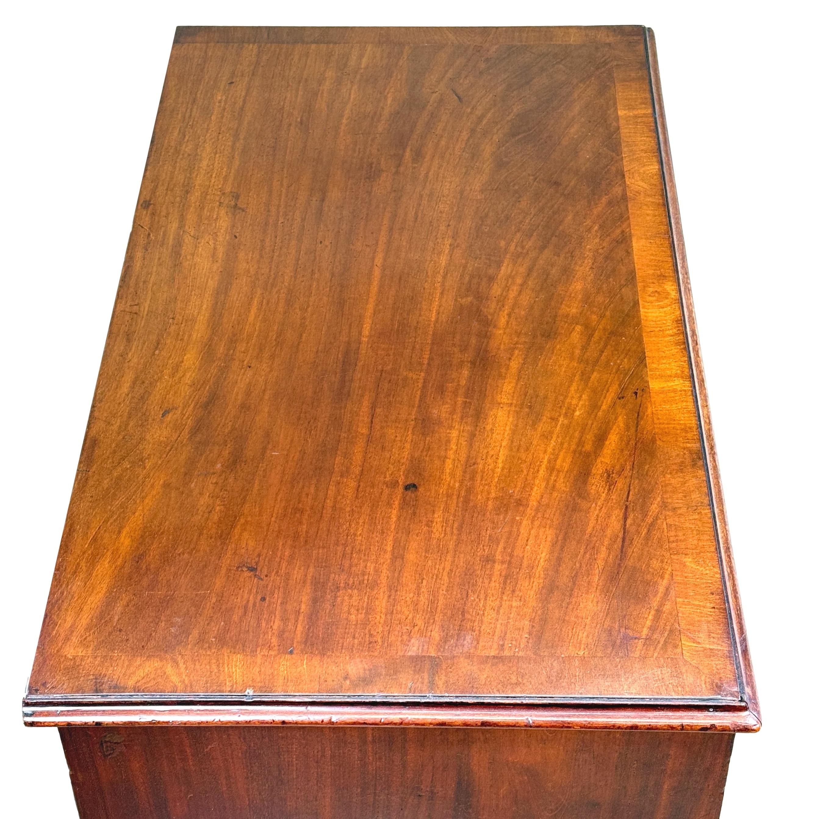 18th Century Chippendale Period Mahogany Chest Of Drawers Inglés en venta