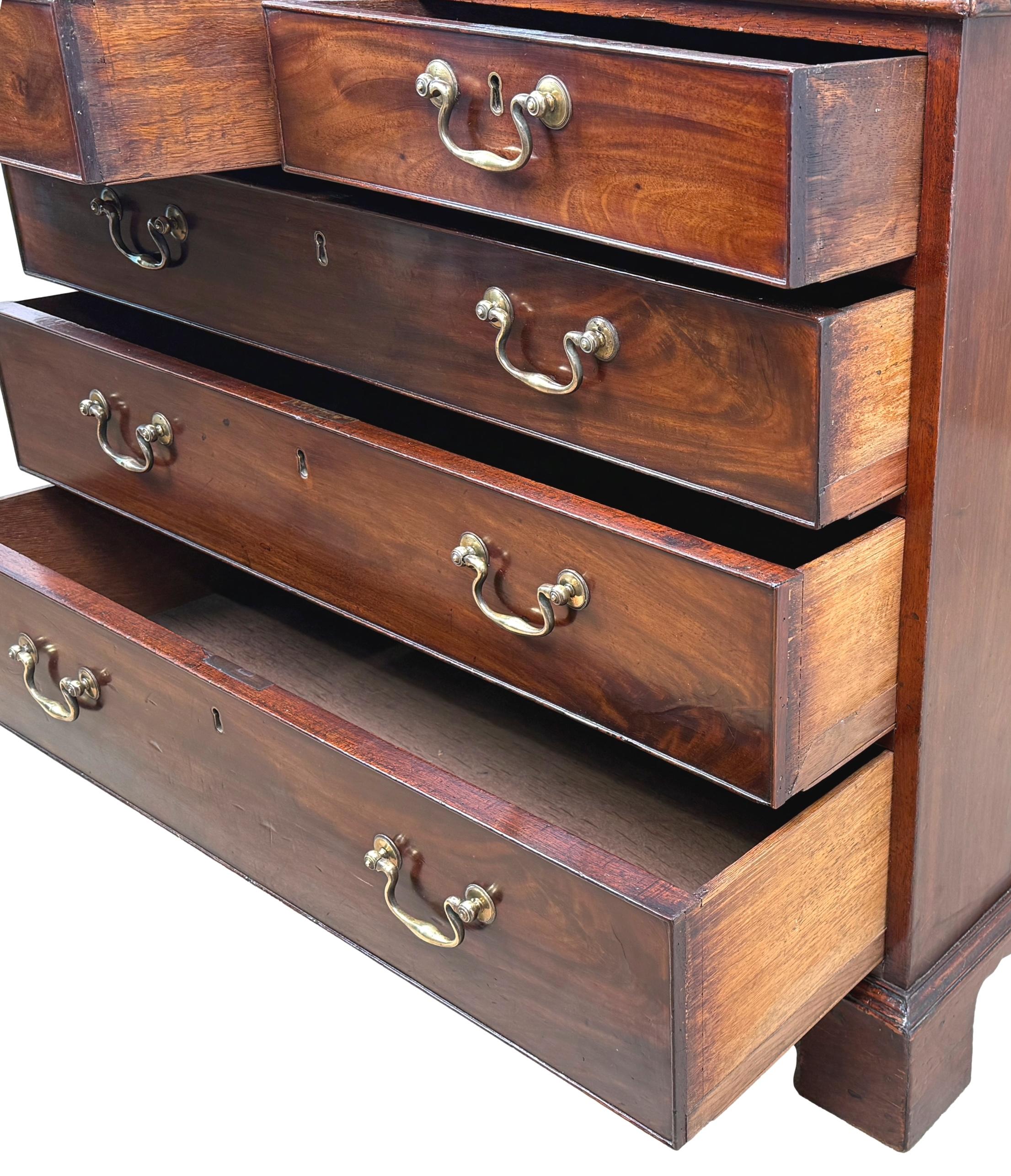 18th Century Chippendale Period Mahogany Chest Of Drawers en Bueno estado para la venta en Bedfordshire, GB