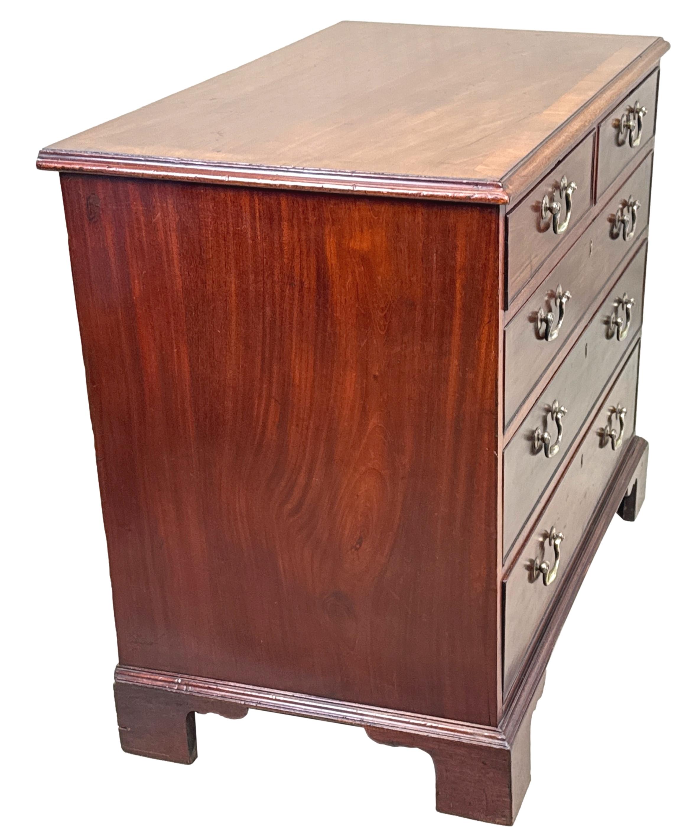 18th Century Chippendale Period Mahogany Chest Of Drawers Caoba en venta