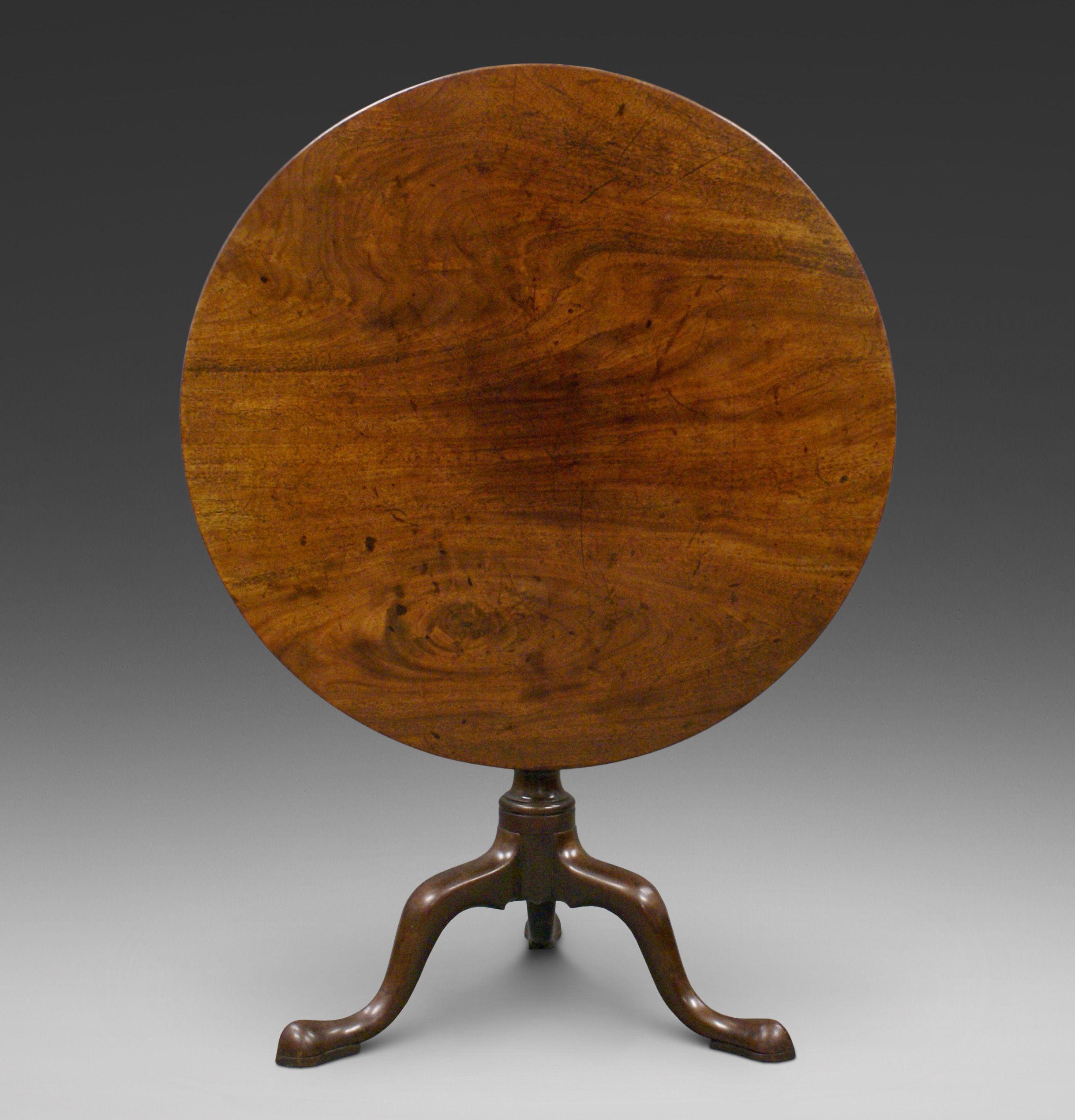 Mid-18th Century 18th Century Chippendale Period Mahogany Tripod Table on Cabriole Base For Sale