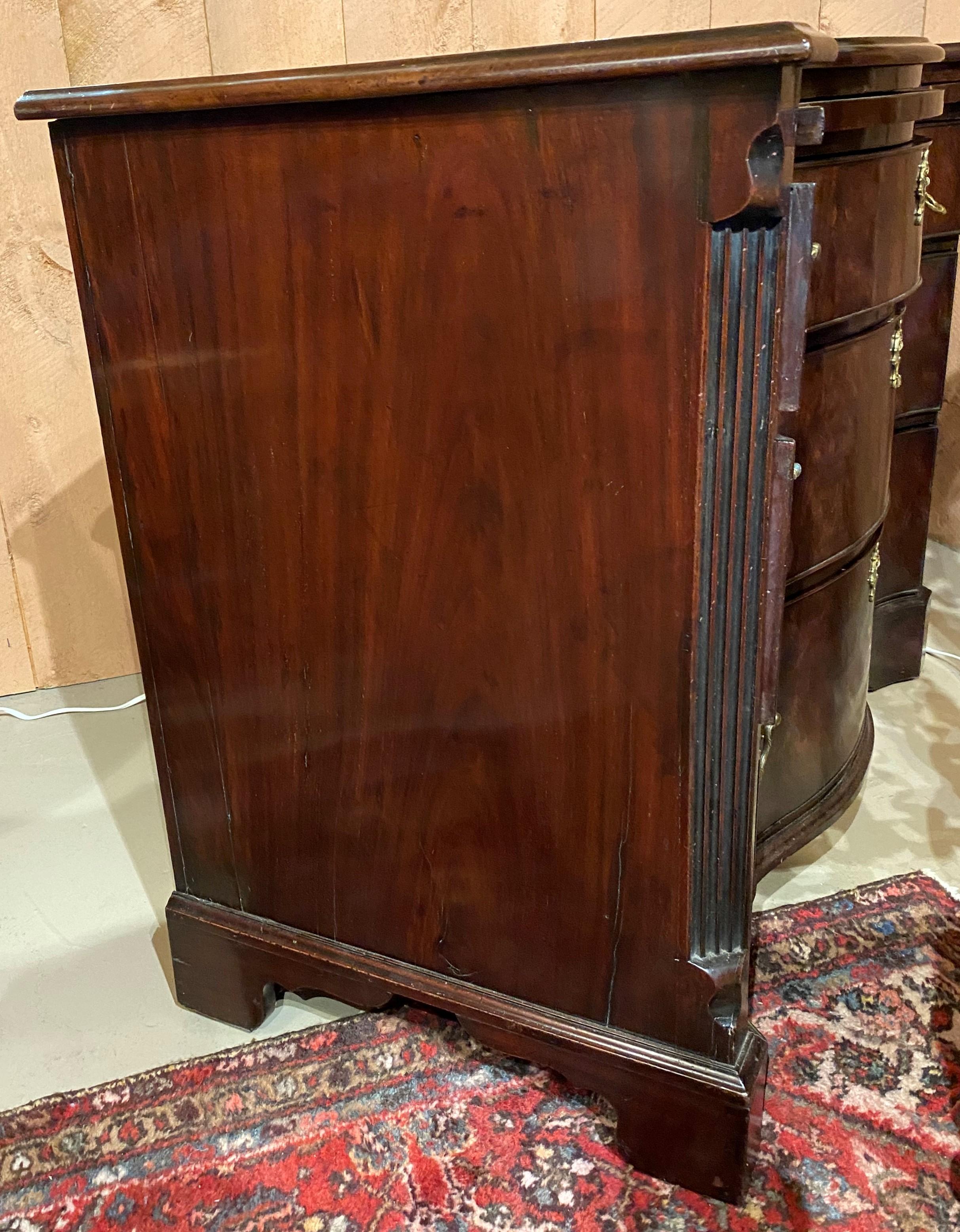 18th Century Chippendale Serpentine Mahogany Commode with Writing Slide In Good Condition In Milford, NH
