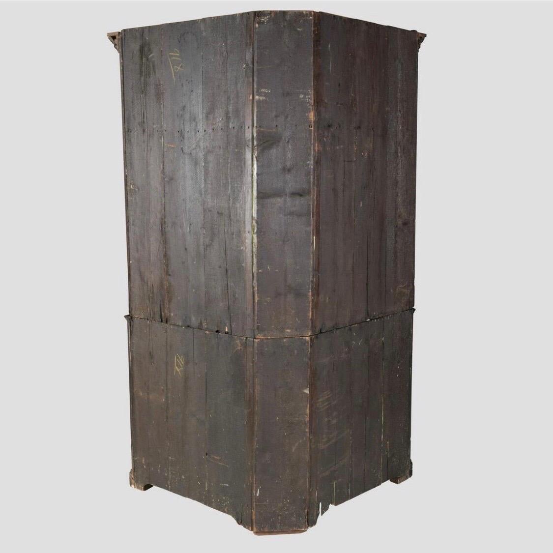 18th Century Chippendale Walnut Corner Cupboard In Good Condition In Charleston, SC