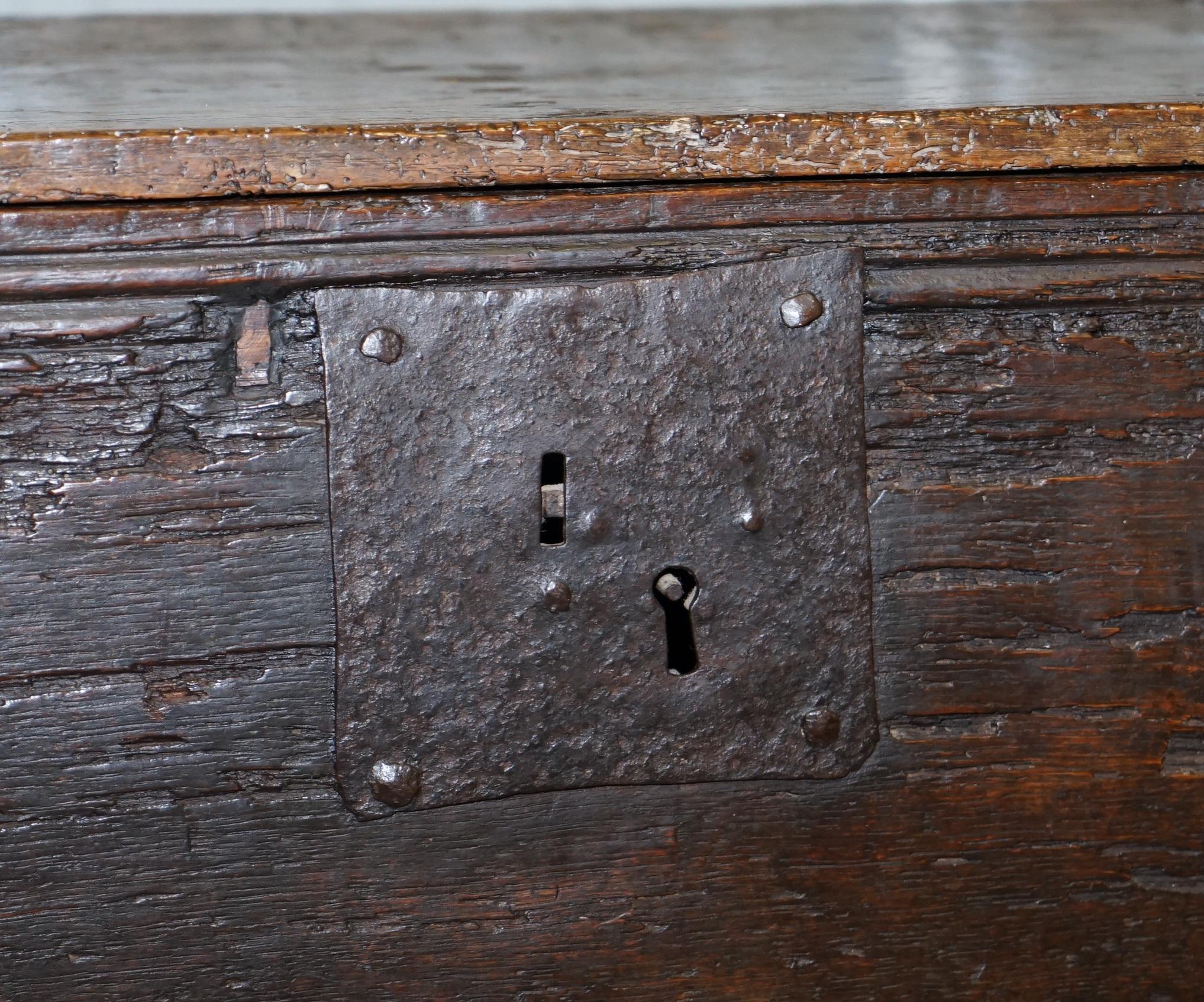 18th Century circa 1720 Solid Oak Six Plank Coffer Trunk Chest Thick Iron Handle 1