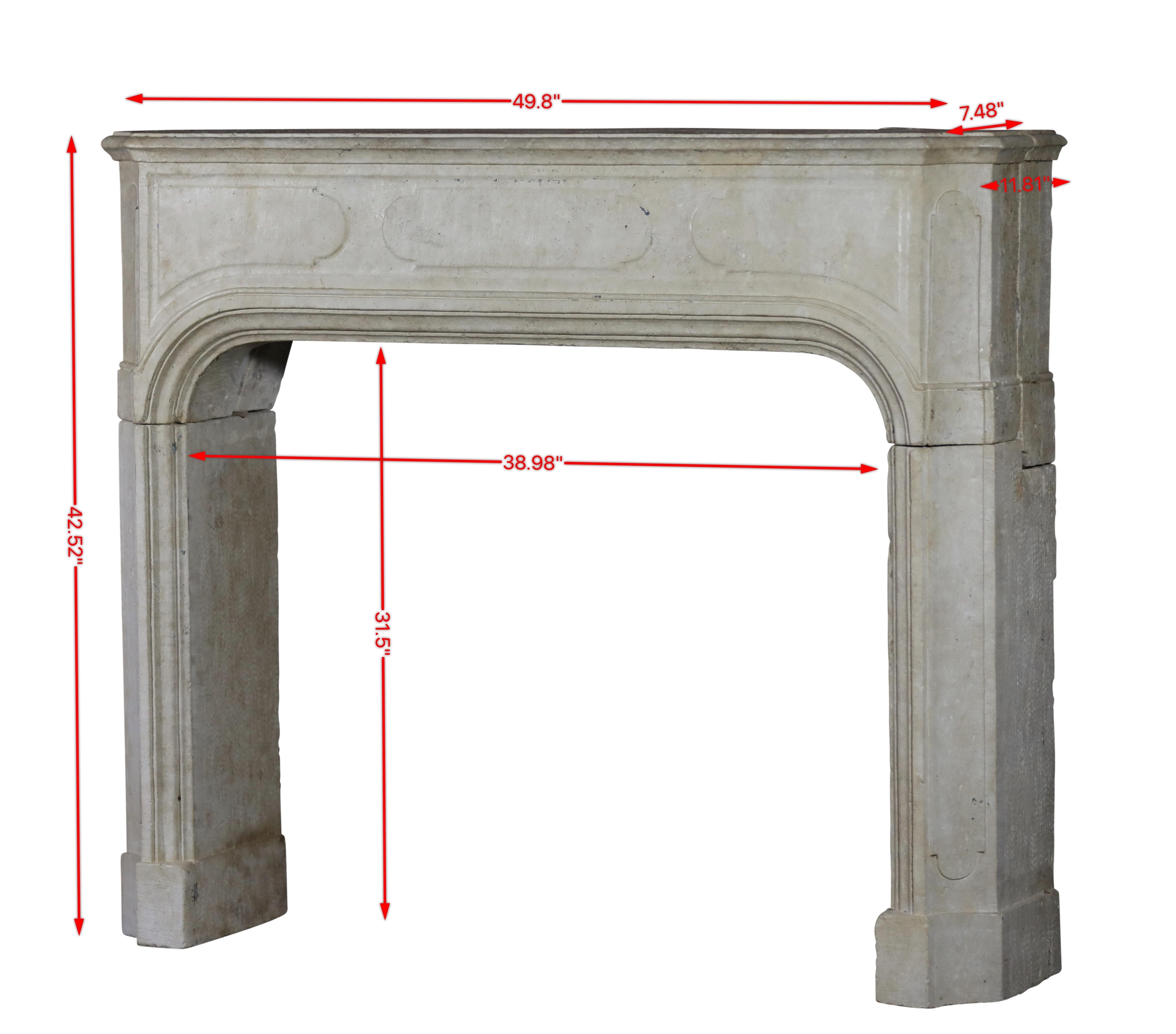 Louis XIV period limestone fireplace surround with great wear and extra small proportions.
The perfect fireplace for original apartment decoration.
This 18th century period piece is rare and in great condition.
Measurements:
126,5 cm Exterior Width