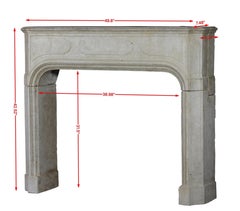 Mantello per caminetto di un palazzo di città del XVIII secolo con grande usura originale