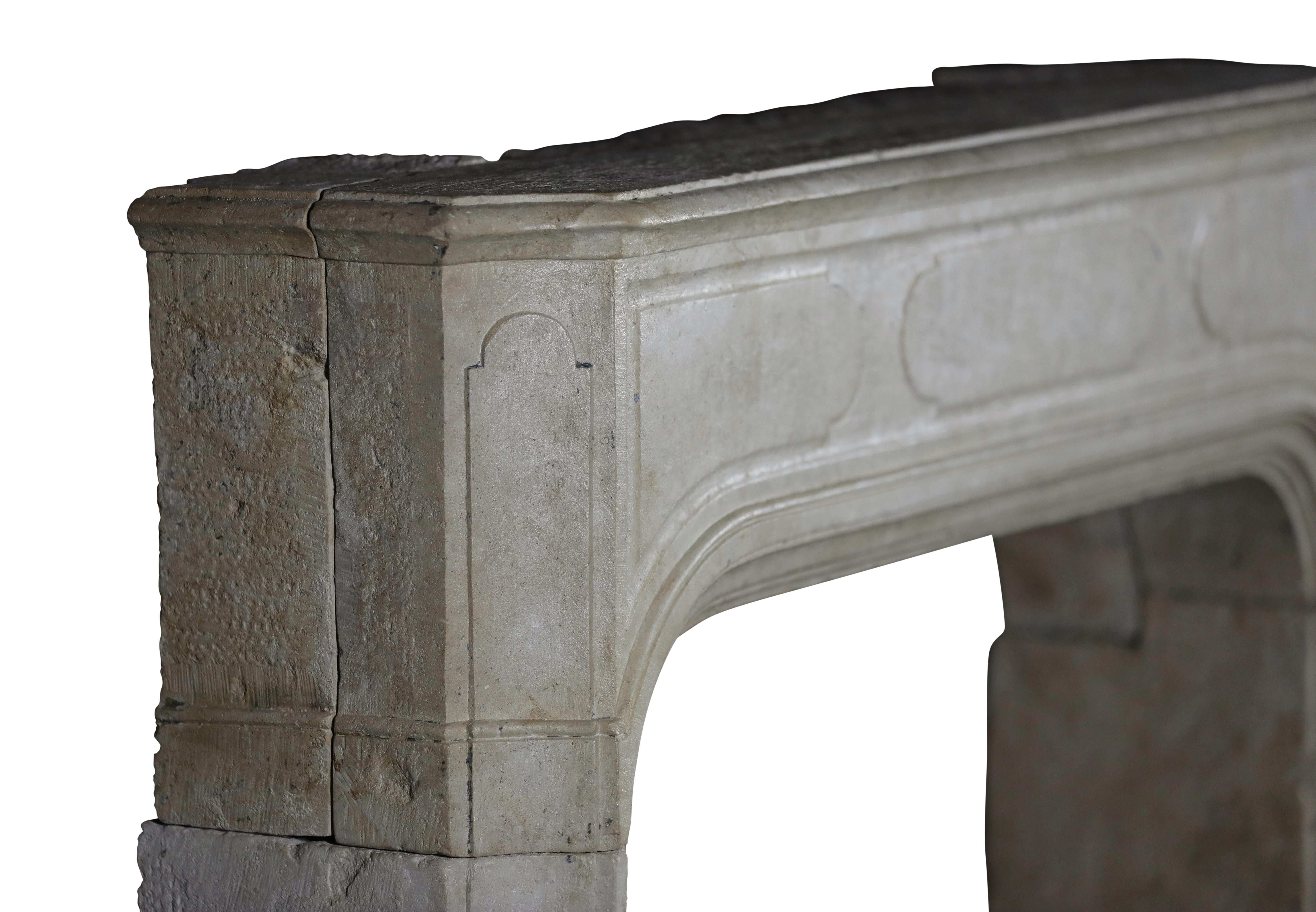 18th Century City Palace Fireplace Mantle With Original Grand Wear  For Sale 2