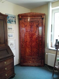 18th Century Classicism Flamed Birch Wood Corner Cabinet Manner David Gilly