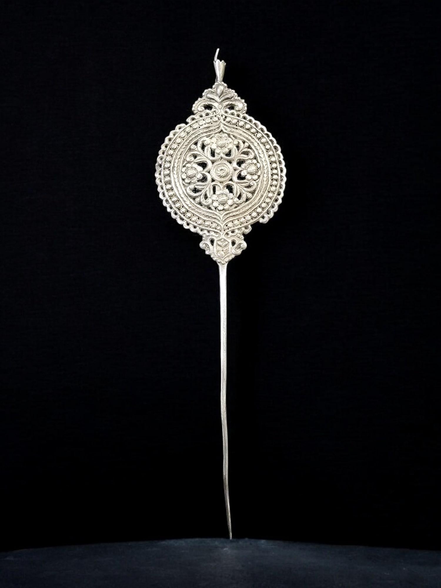 18th-Century Colonial Silver Hairpin – Peru 6