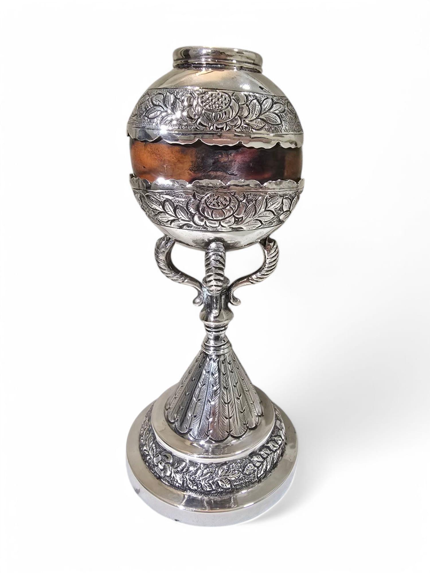 Coupe de matelot en argent massif Coloni du 18e siècle en vente 1