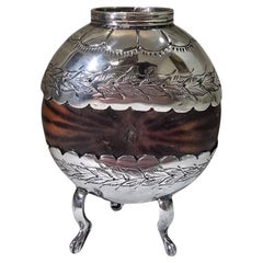 Mate colonial de plata maciza del siglo XVIII