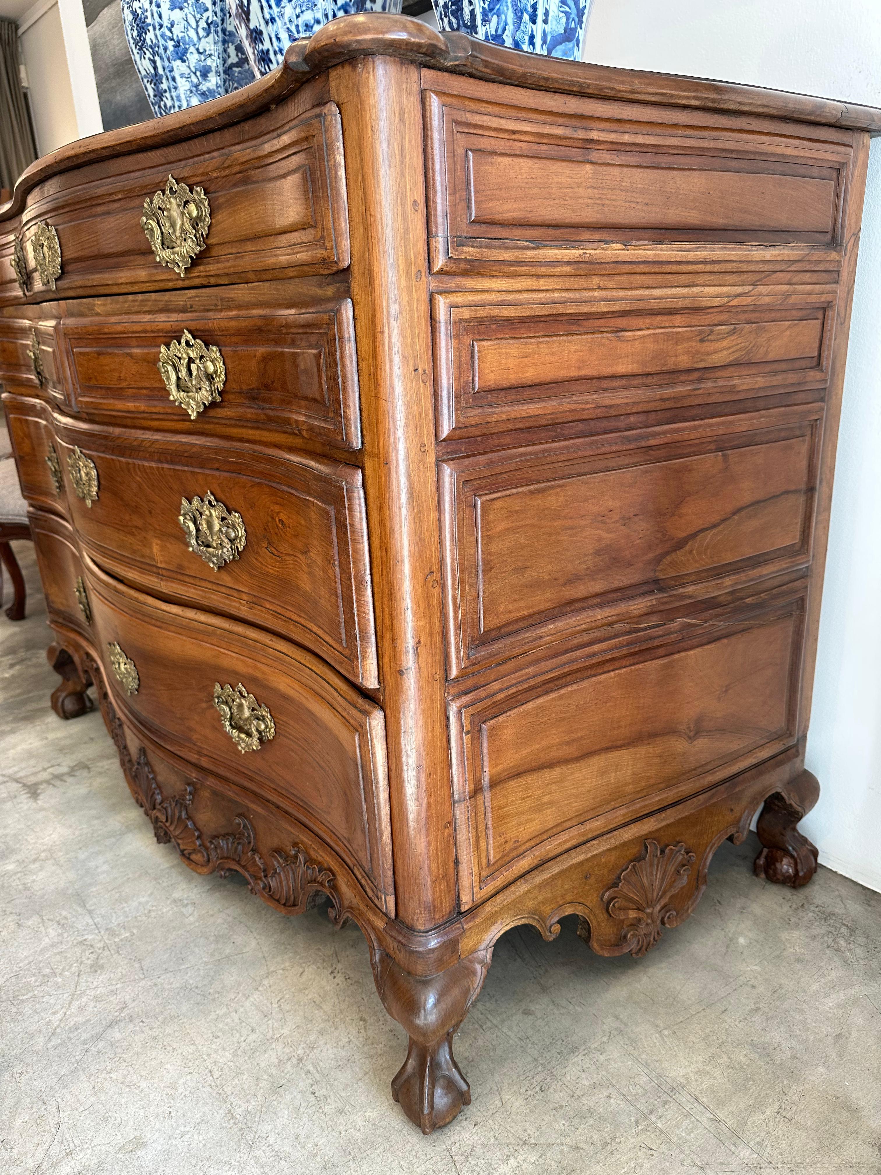 18th Century Commode For Sale 4