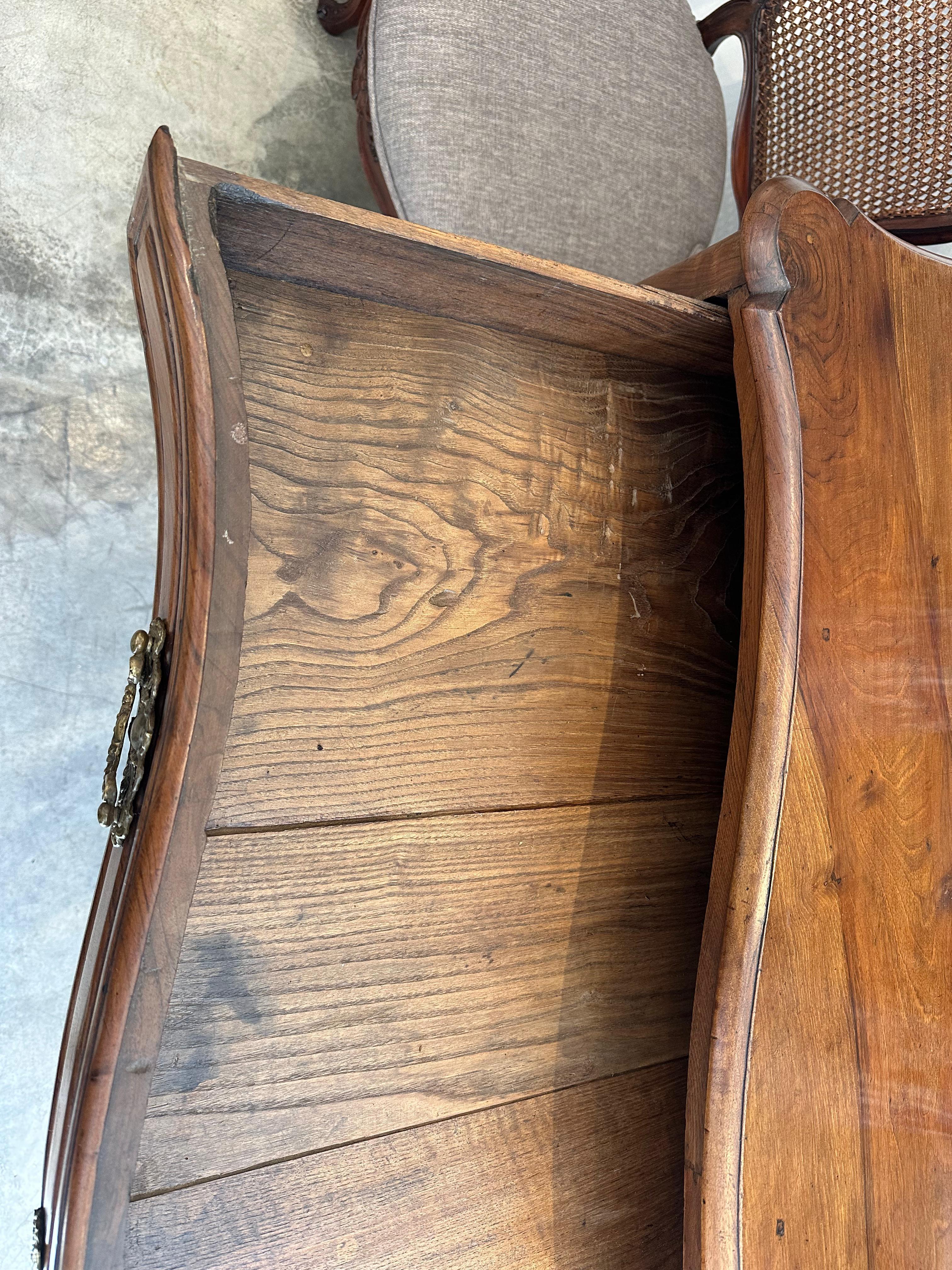 18th Century Commode For Sale 5