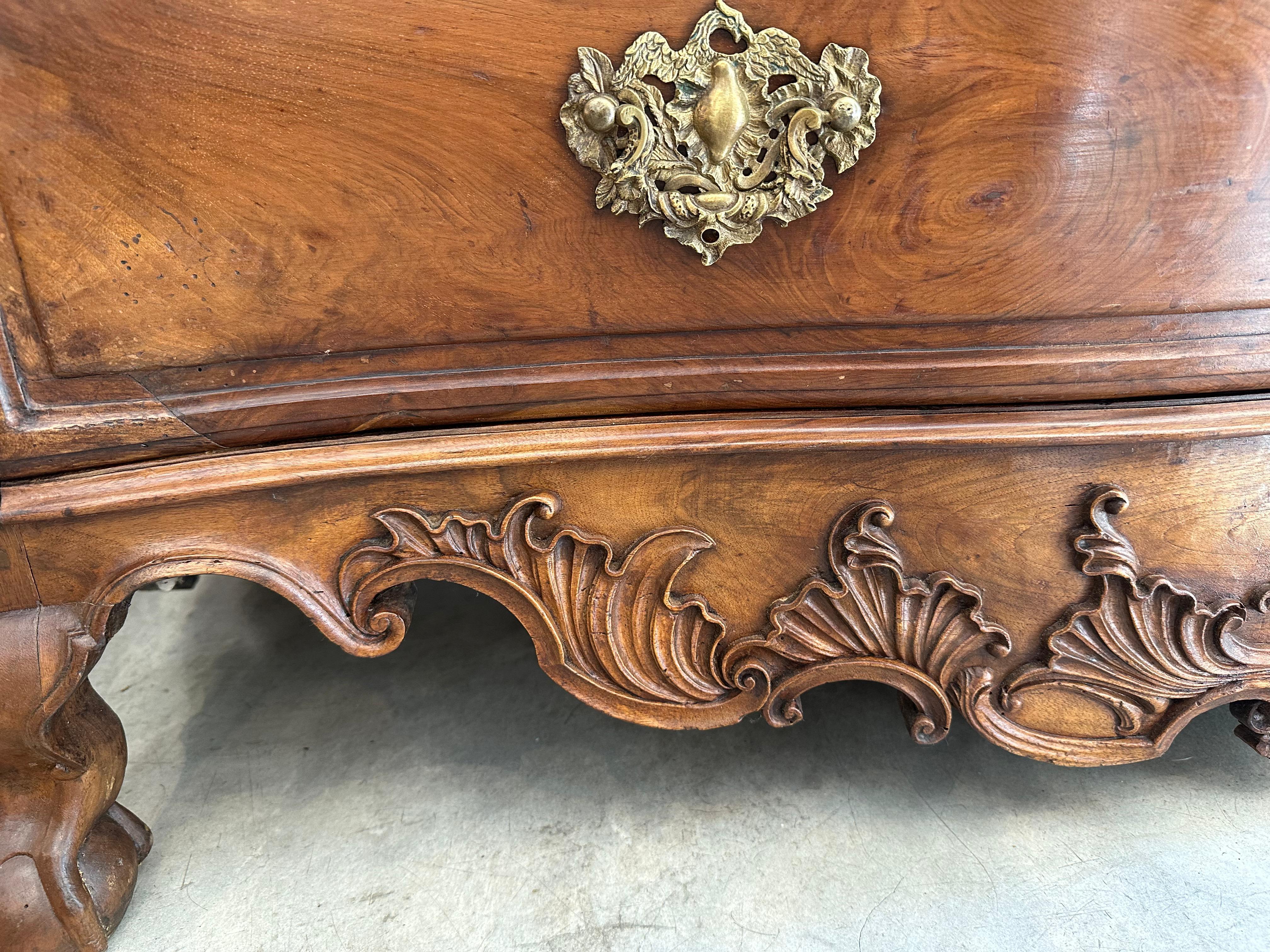 18th Century Commode For Sale 1
