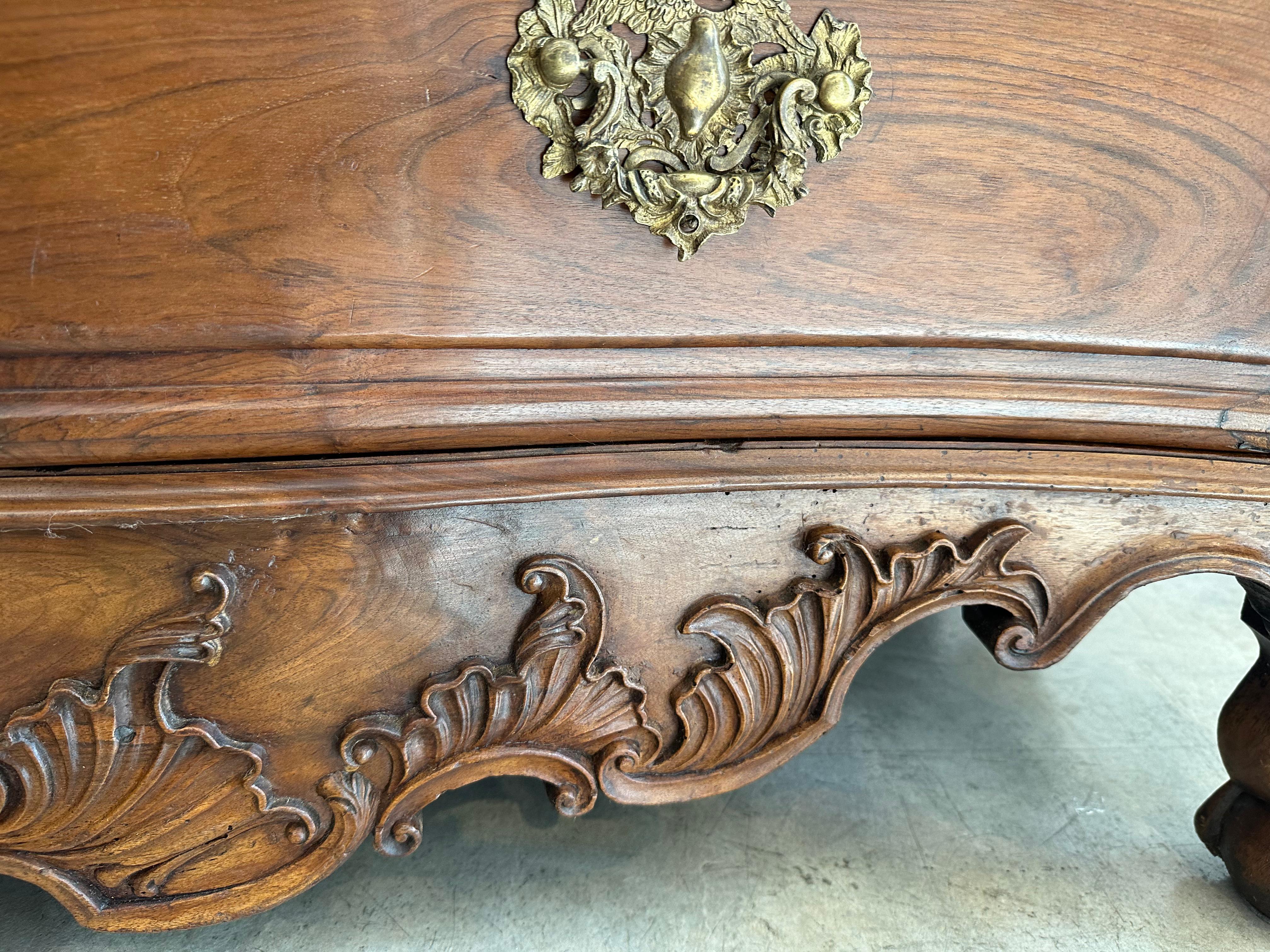 18th Century Commode For Sale 2