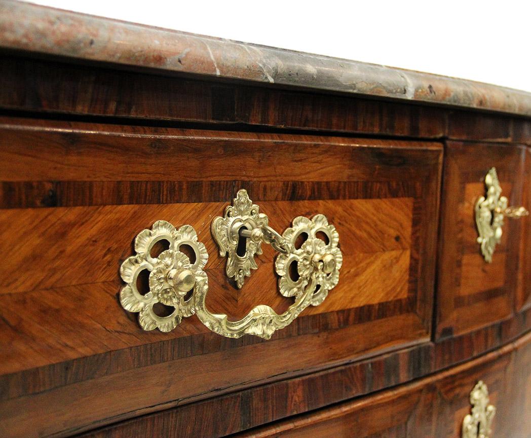 18th Century Commode Stamp Charles Chevallier Marble Top and Bronze Ornaments In Good Condition For Sale In EVREUX, FR