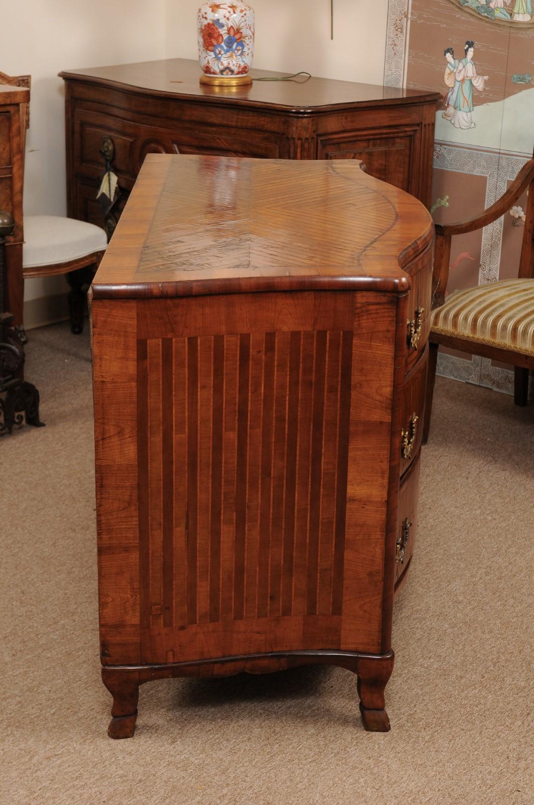  18th Century Continental Parquetry Inlaid Commode with Serpentine Front For Sale 6