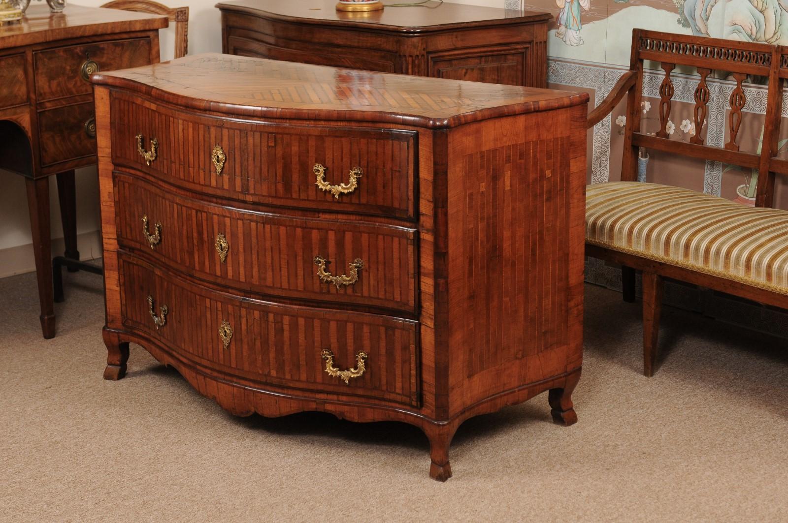  18th Century Continental Parquetry Inlaid Commode with Serpentine Front In Good Condition For Sale In Atlanta, GA