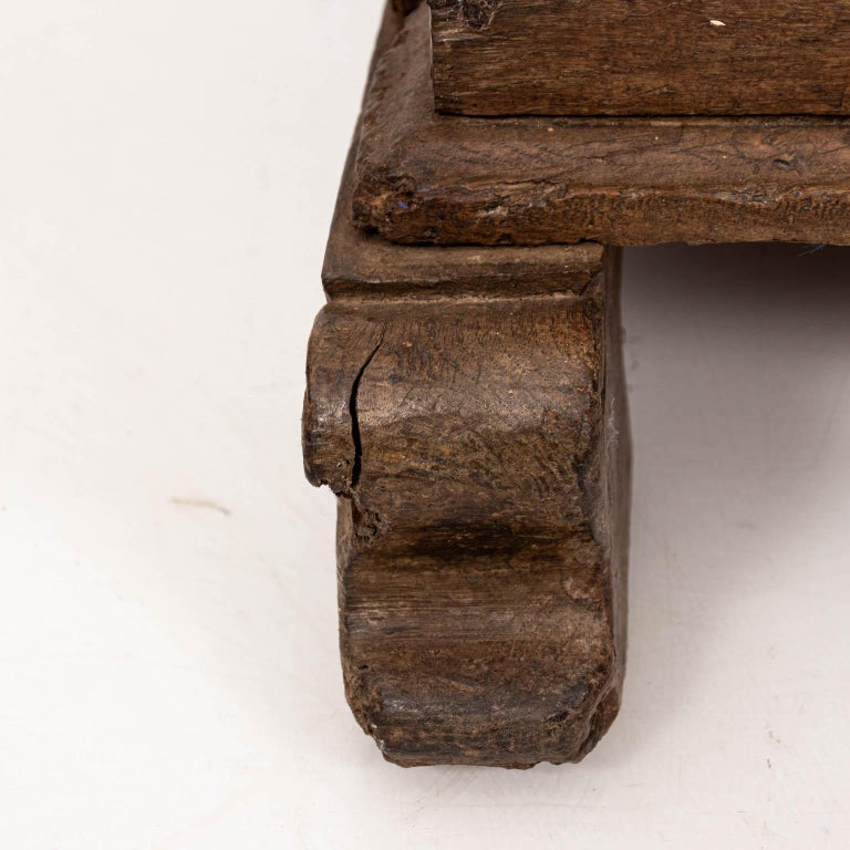 18th Century Continental Style Oakwood Blanket Chest For Sale at 1stDibs