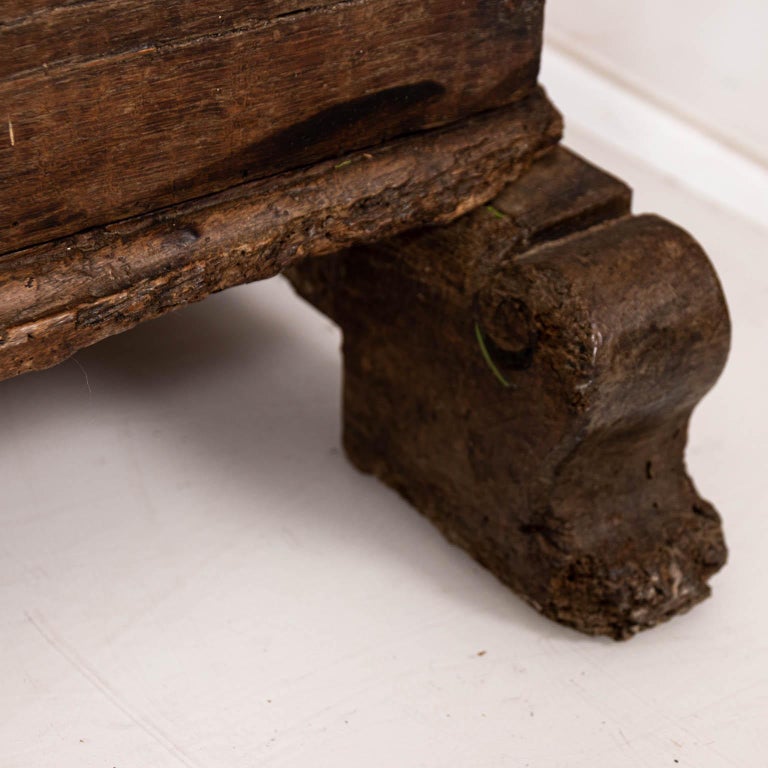 18th Century Continental Style Oakwood Blanket Chest For Sale at 1stDibs