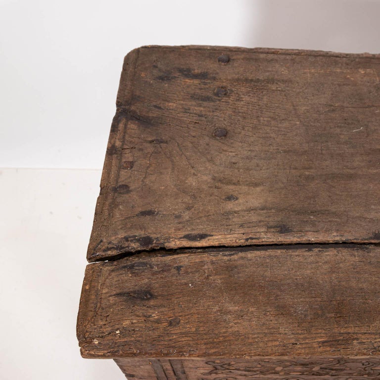 18th Century Continental Style Oakwood Blanket Chest For Sale at 1stDibs