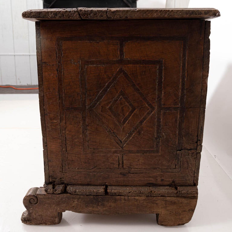 18th Century Continental Style Oakwood Blanket Chest For Sale at 1stDibs