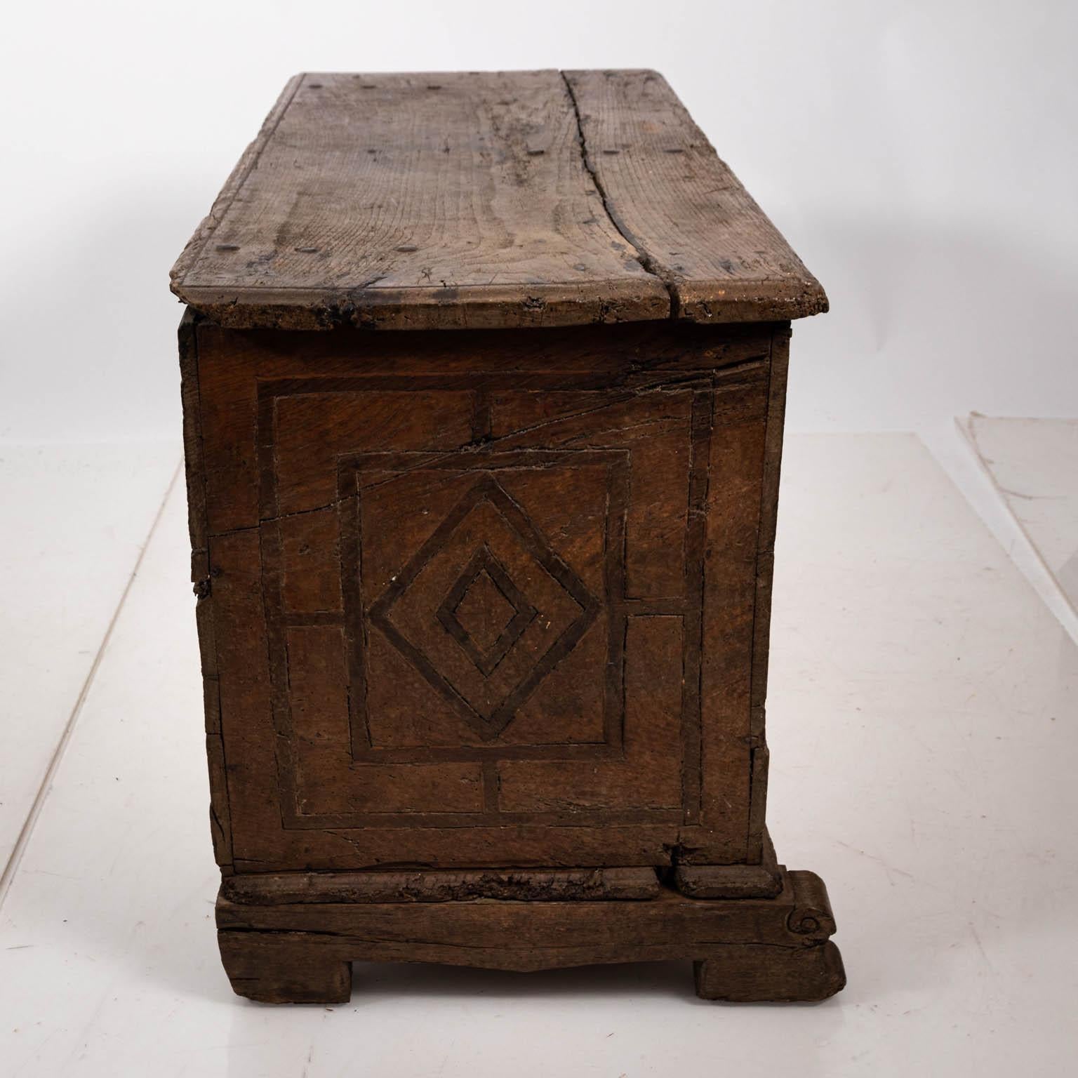 18th Century Continental Style Oakwood Blanket Chest For Sale 1